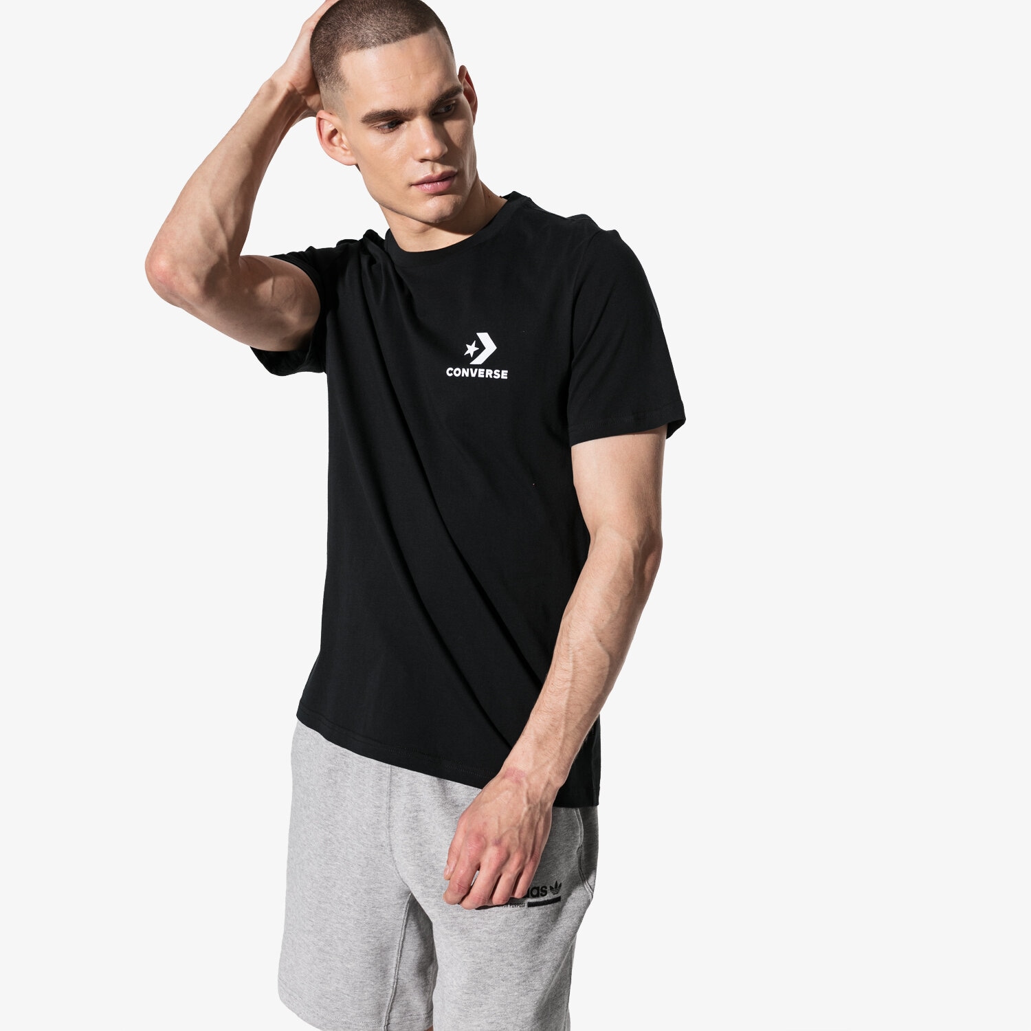 Herren T-Shirt CONVERSE T-SHIRT SS LEFT CHEST STAR CHEVRON TEE 10007886-A01 Schwarz