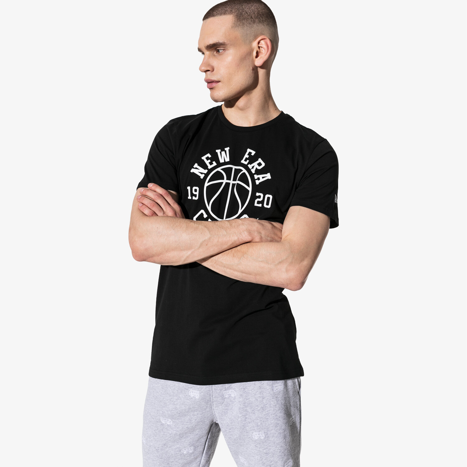 Herren T-Shirt NEW ERA T-SHIRT SS NE BASKETBALL 12052221 Schwarz
