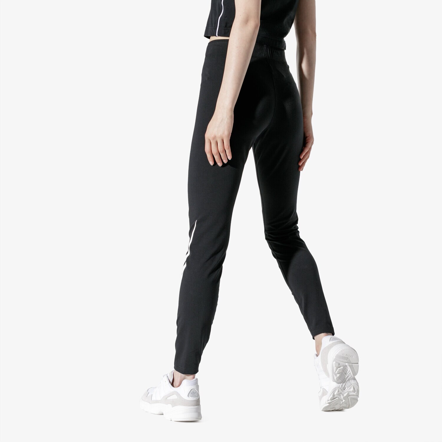Damen Hosen NIKE LEGGINGS W NSW LEGASEE LGGNG SWOOSH AR3509-011 Schwarz