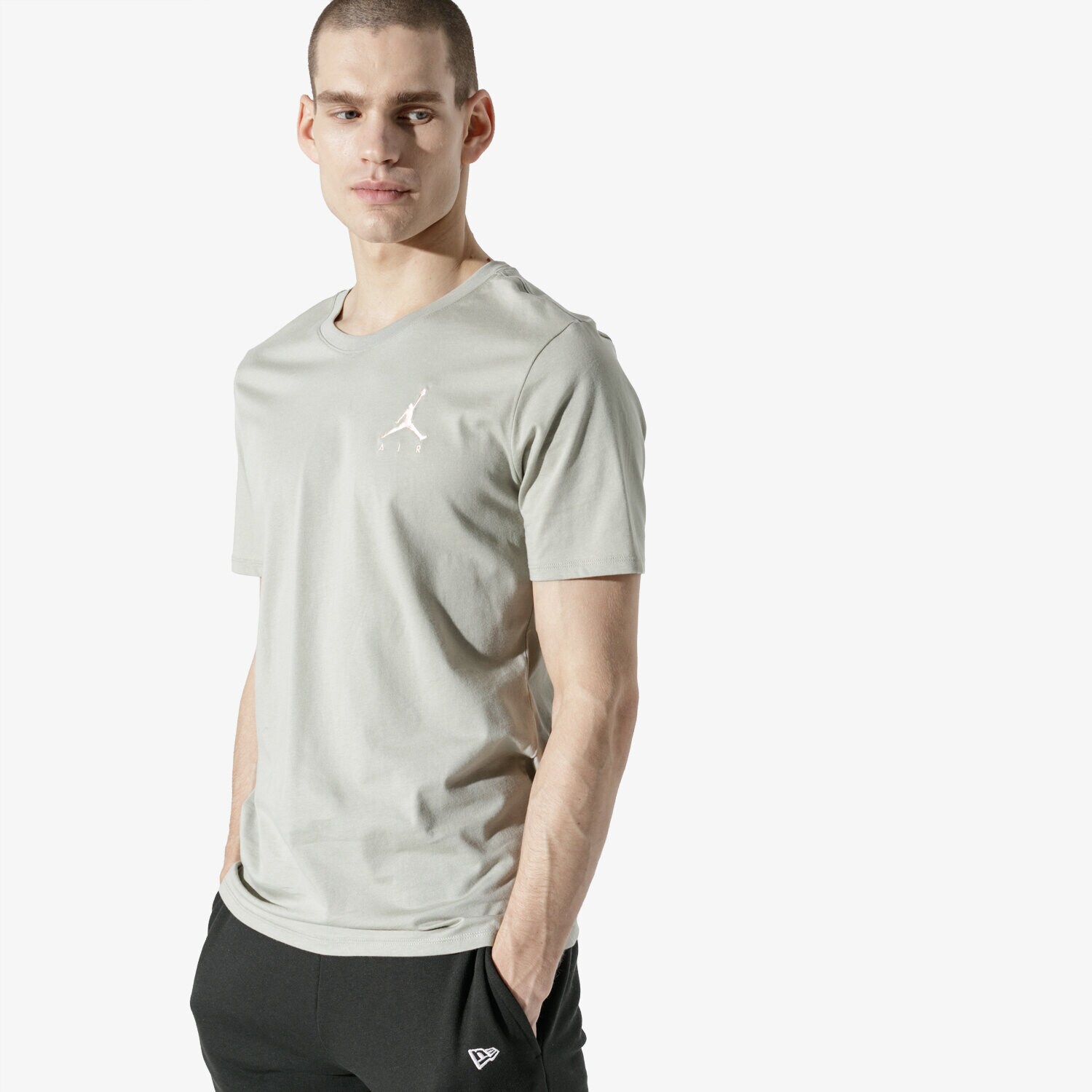 Herren T-Shirt JORDAN T-SHIRT SS M JSW TEE JMPMN AIR EMBRD AH5296-334 Grün