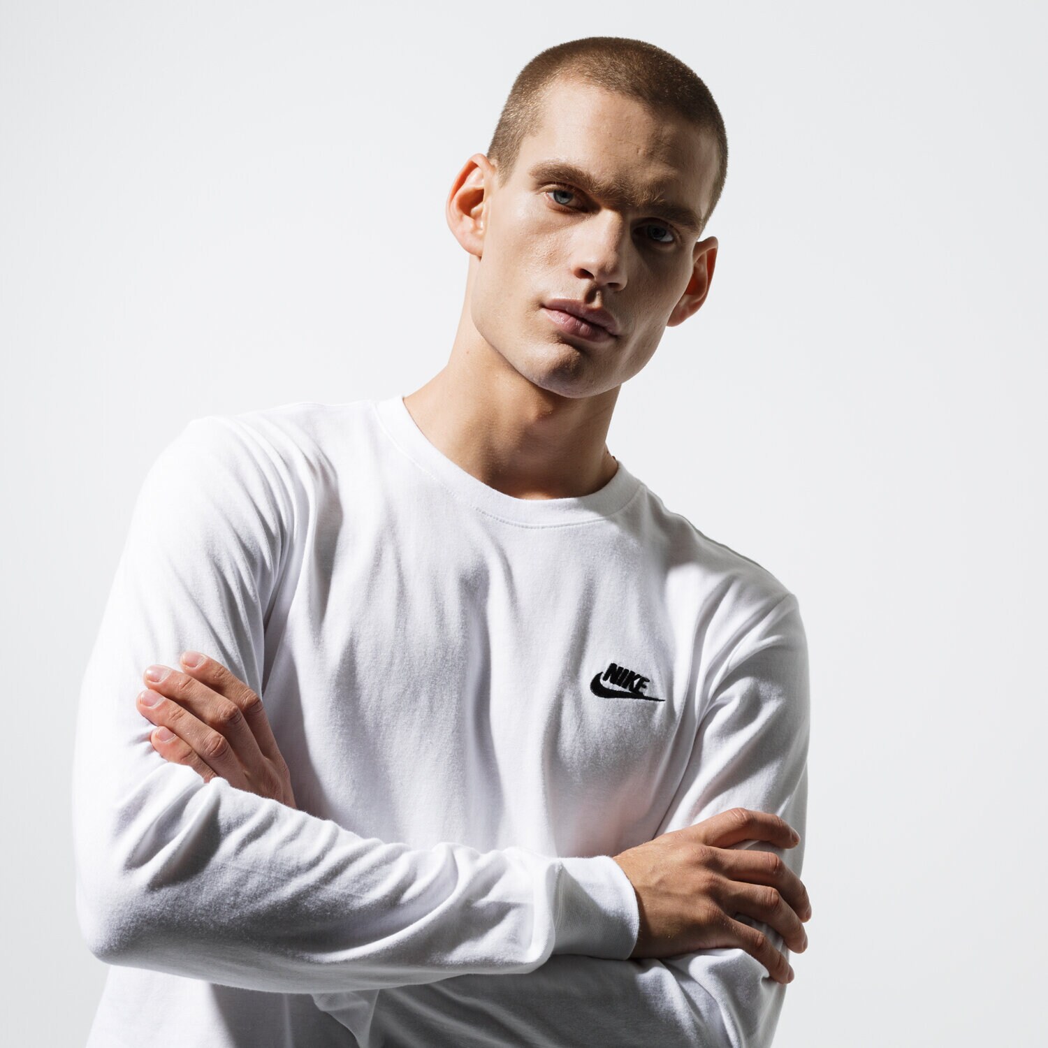 Herren T-Shirt NIKE T-SHIRT LS M NSW CLUB TEE - LS AR5193-100 Weiß