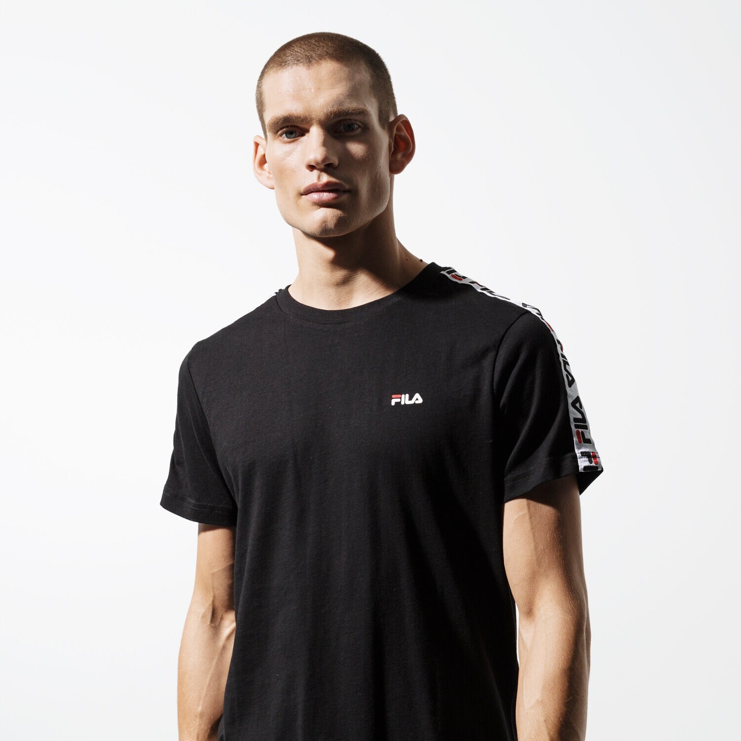 Herren T-Shirt FILA T-SHIRT SS VAINAMO TEE 687217002 Schwarz