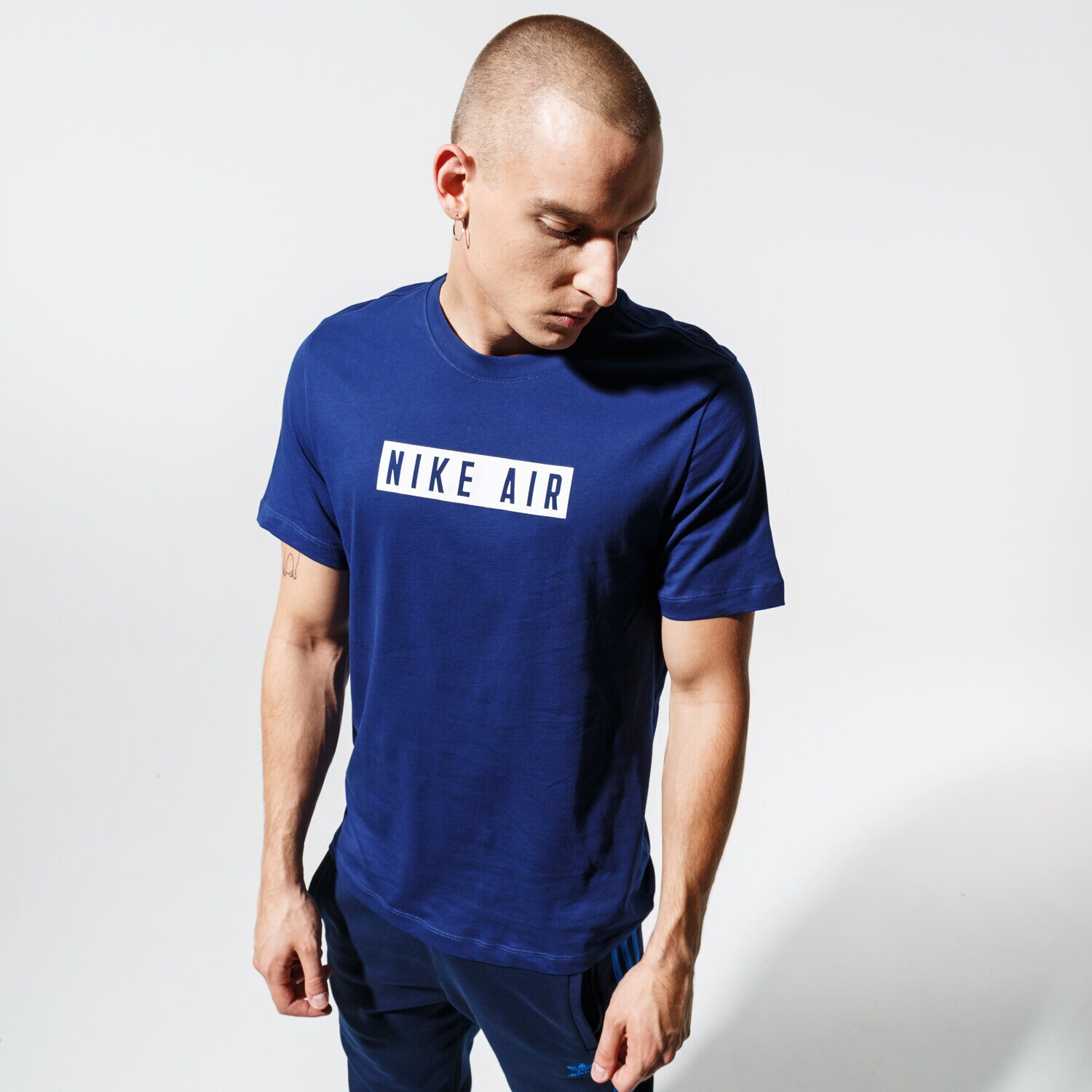 Herren T-Shirt NIKE T-SHIRT SS M NSW SS TEE NIKE AIR 3 BV7641-492 Dunkelblau