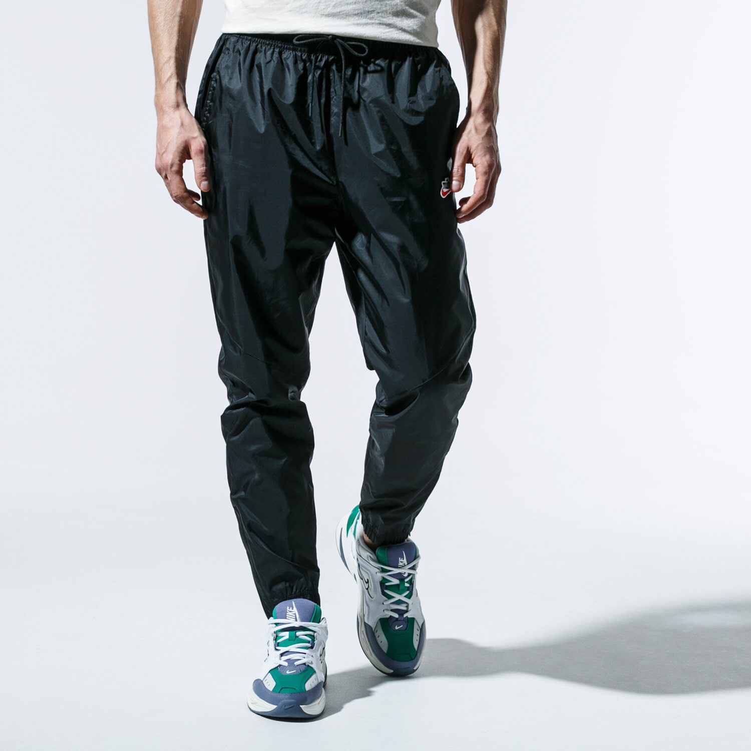 Herren Hosen NIKE HOSE M NSW HE PANT WR PATCH CQ8916-010 Schwarz