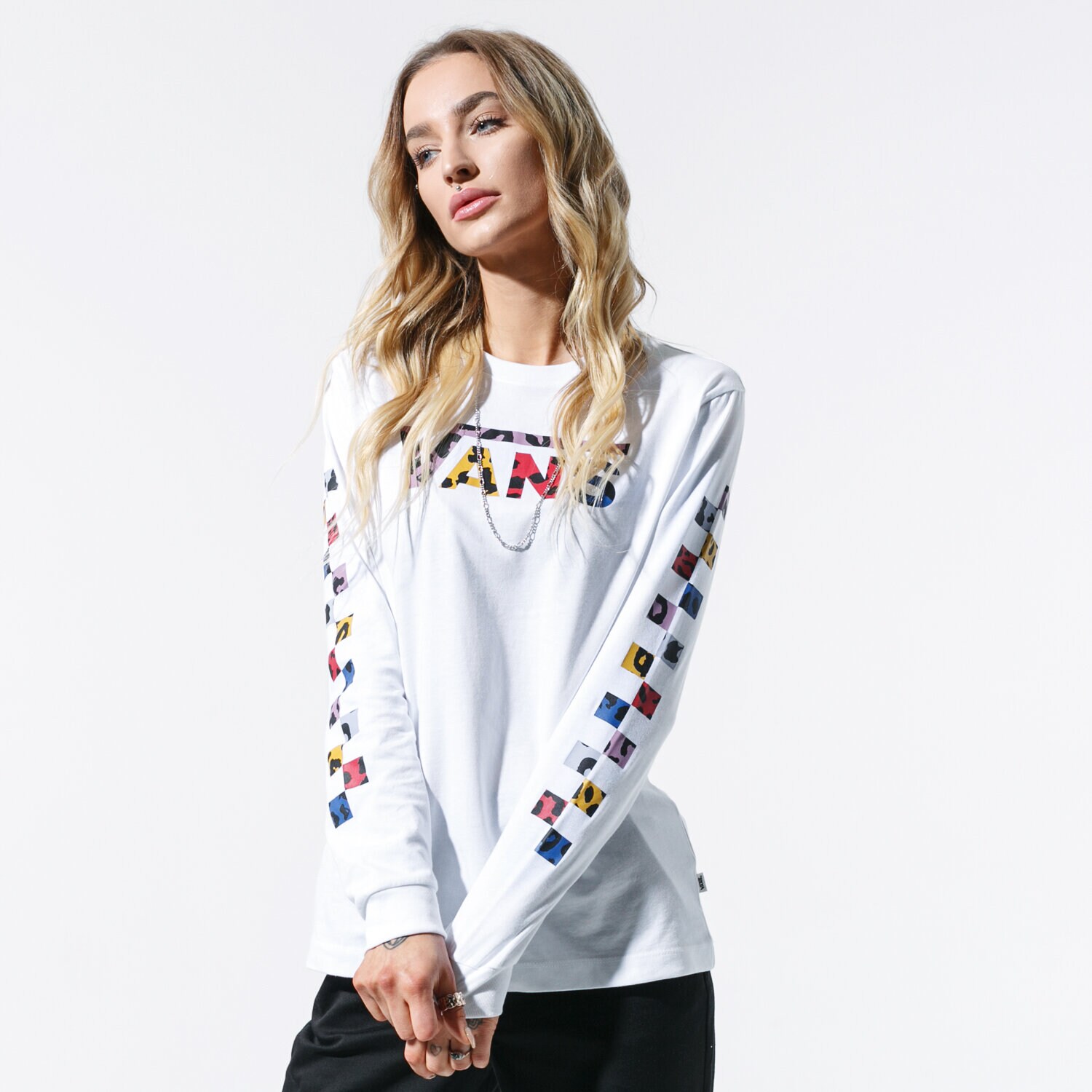 Damen T-Shirt VANS T-SHIRT WYLD TANGLE LS BF VN0A4BE5WHT1 Weiß