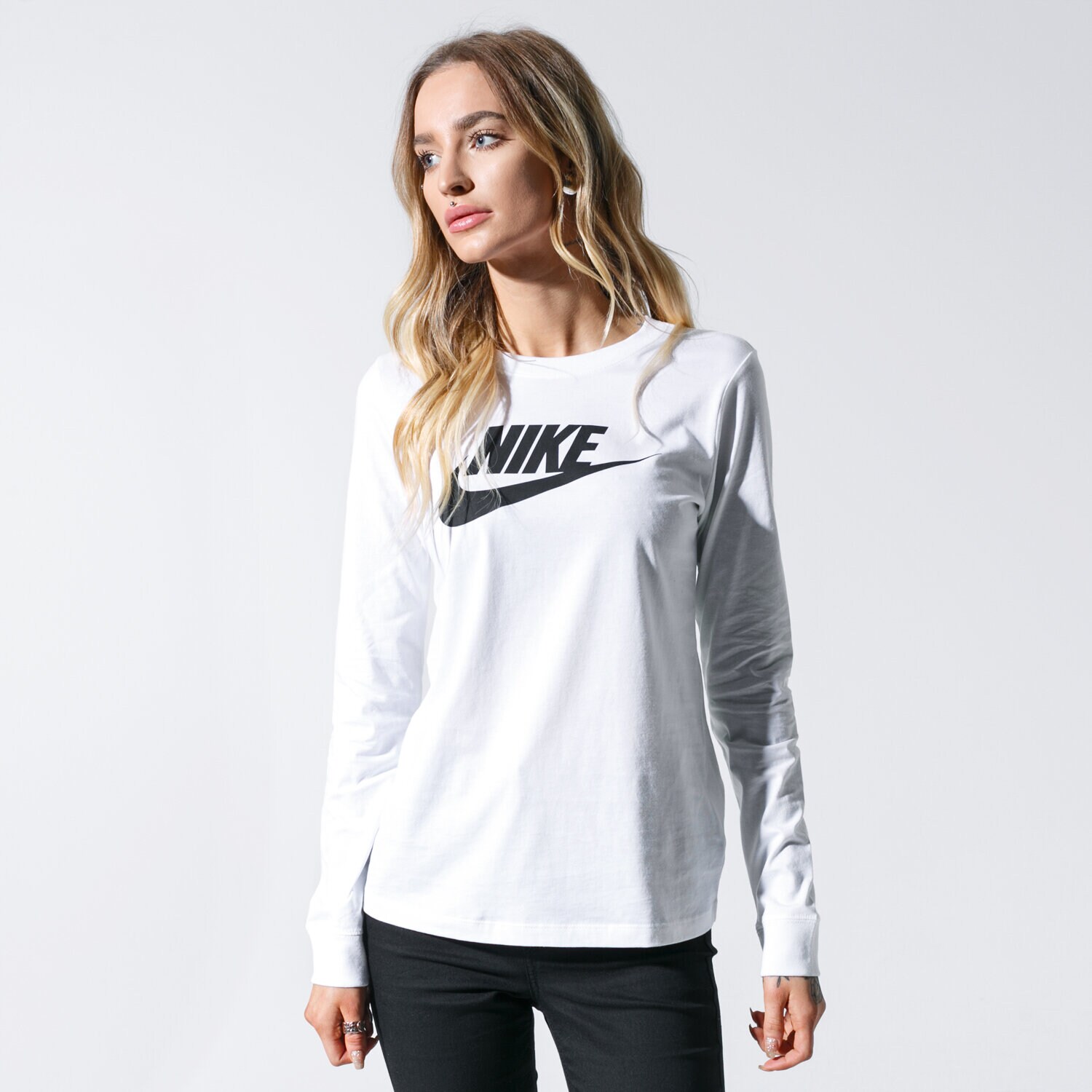 Damen T-Shirt NIKE T-SHIRT W NSW TEE ESSNTL LS ICON FTRA BV6171-100 Weiß