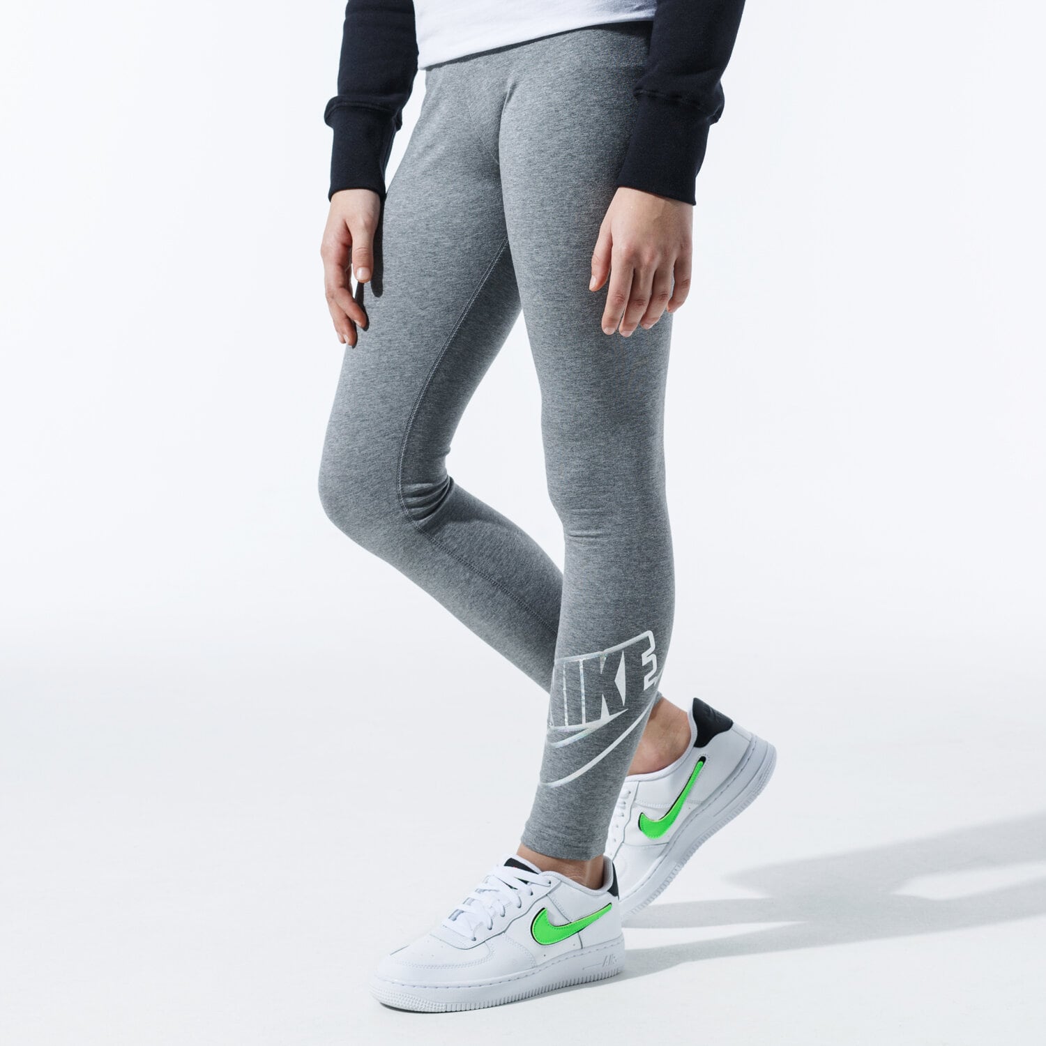 Kinder Hosen NIKE LEGGINGS G NSW LGGNG FAVORITES SHINE CQ4221-091 Grau