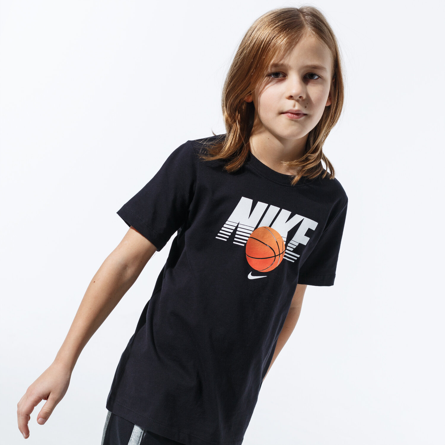 Kinder T-Shirt NIKE T-SHIRT B NSW TEE BASKETBALL BALL CI9610-010 Schwarz