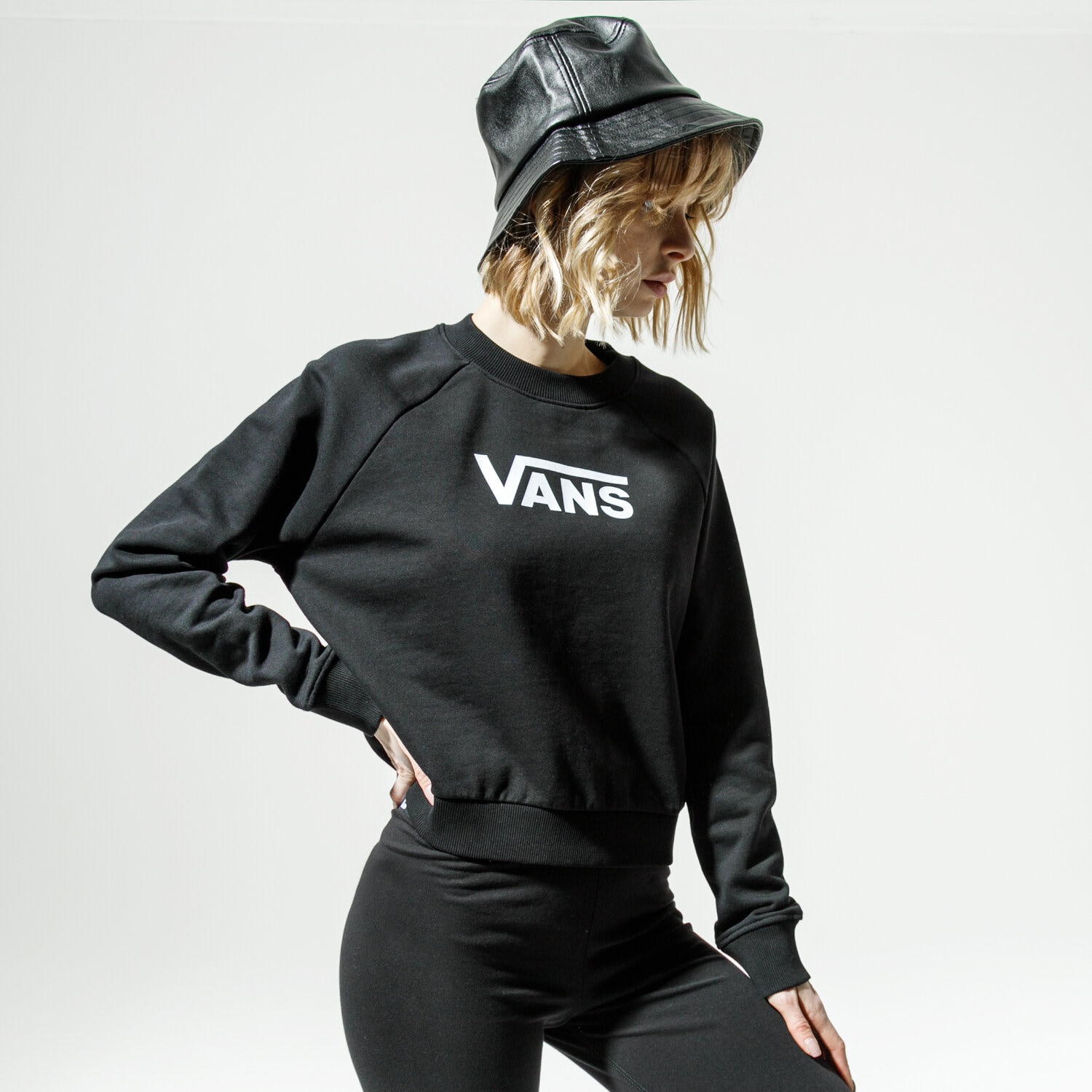 Damen VANS SWEATSHIRT WM FLYING V FT BOXY CREW BLACK VN0A47THBLK1 Schwarz