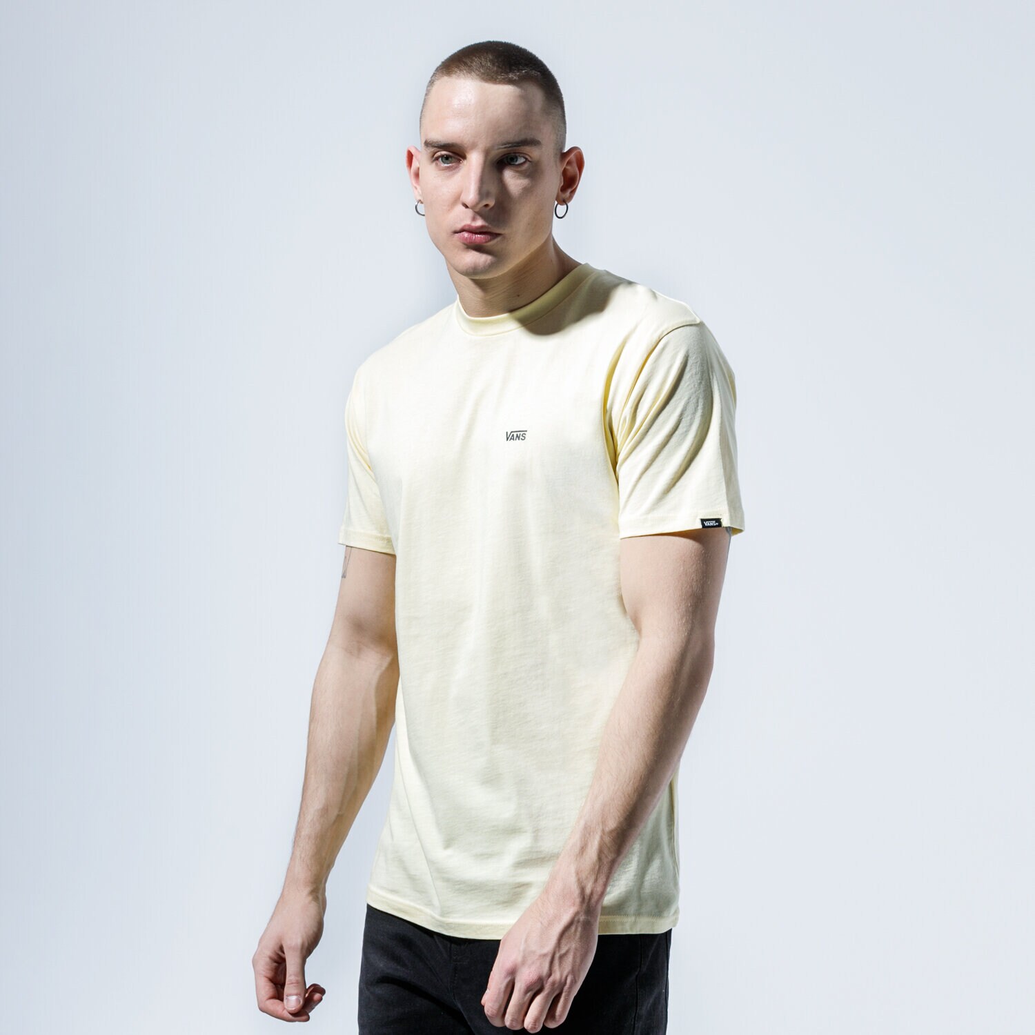 Herren T-Shirt VANS T-SHIRT MN LEFT CHEST LOGO TEE DOUBLE CREAM/BLACK VN0A3CZEYMB1 Gelb