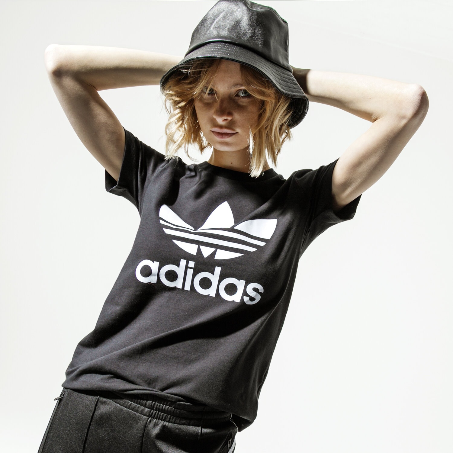 Damen T-Shirt ADIDAS T-SHIRT TREFOIL TEE FM3311 Schwarz