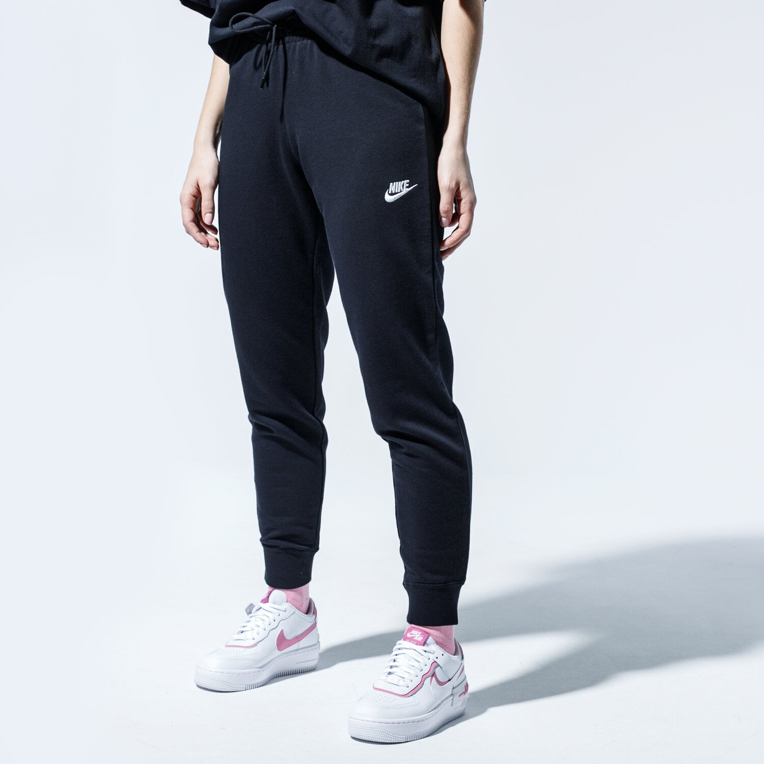 Damen Hosen NIKE HOSE SPORTSWEAR ESSENTIAL BV4099-010 Schwarz