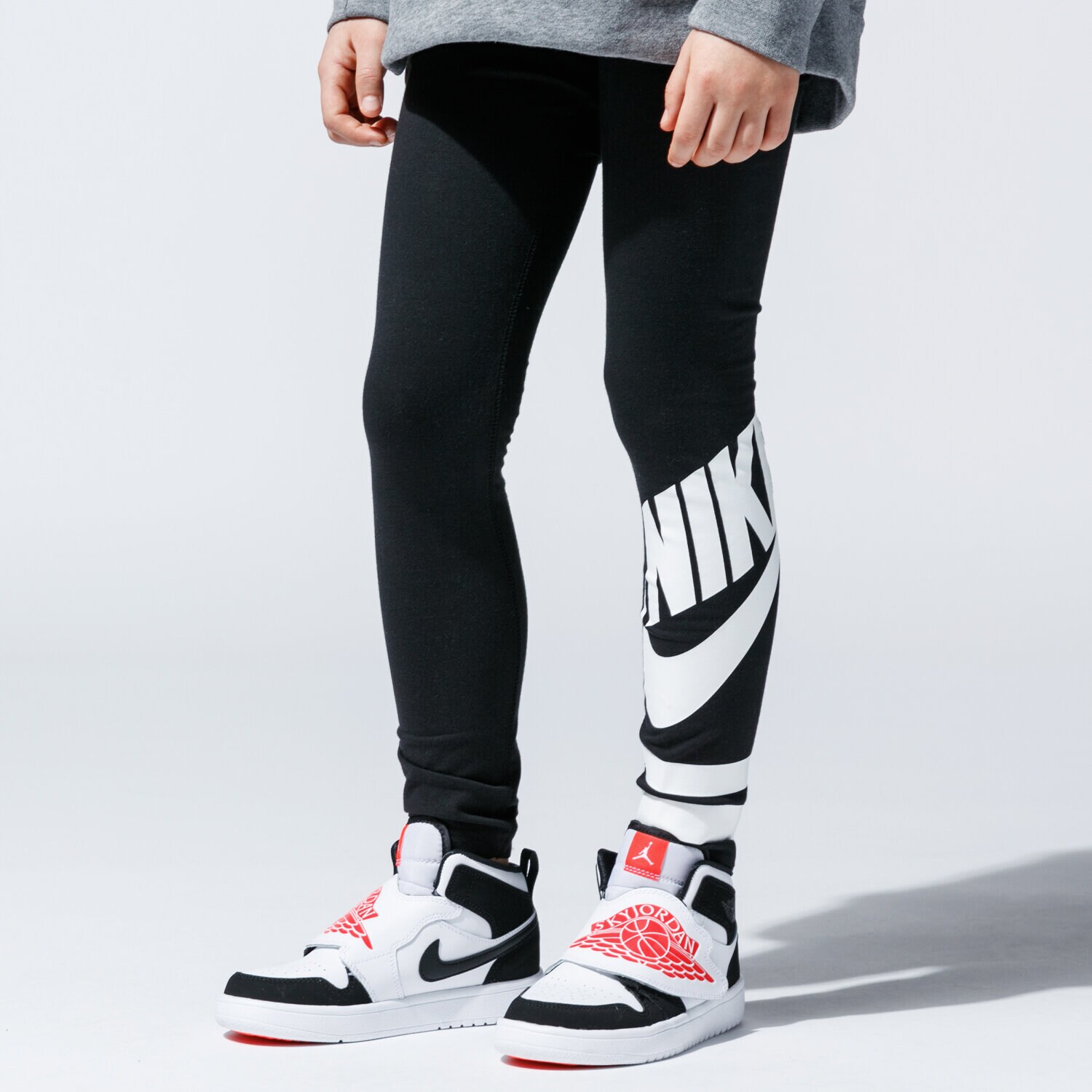 Kinder Hosen NIKE LEGGINGS SPORTSWEAR 939447-010 Schwarz