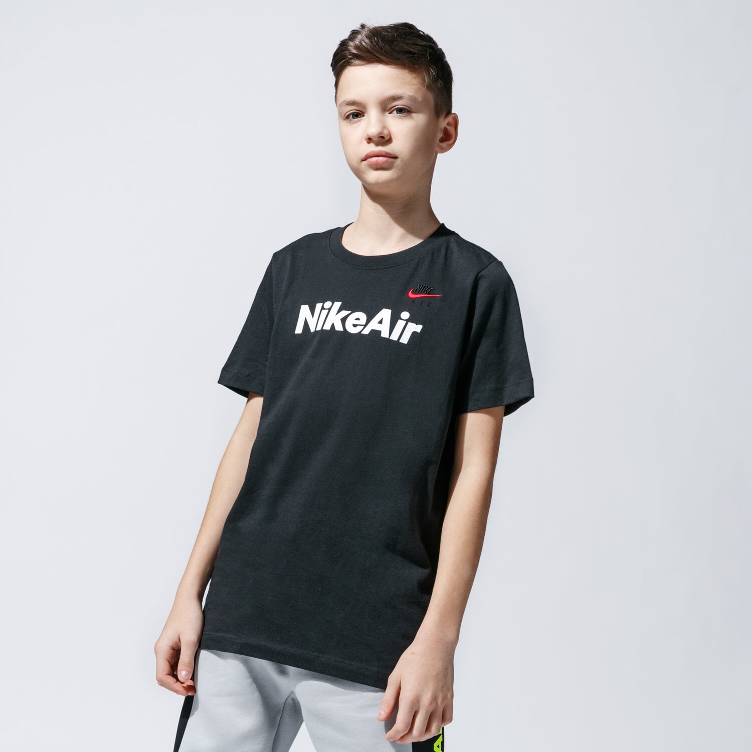 Kinder T-Shirt NIKE T-SHIRT B NSW TEE AIR C&S CU6607-011 Schwarz