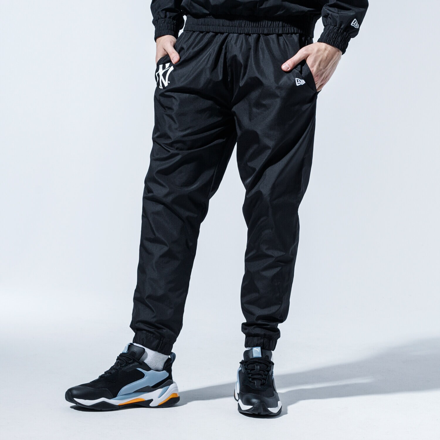 Herren Hosen NEW ERA HOSE MLB TRACK PANT NYY NEW YORK YANKEES BLK 12195419 Schwarz
