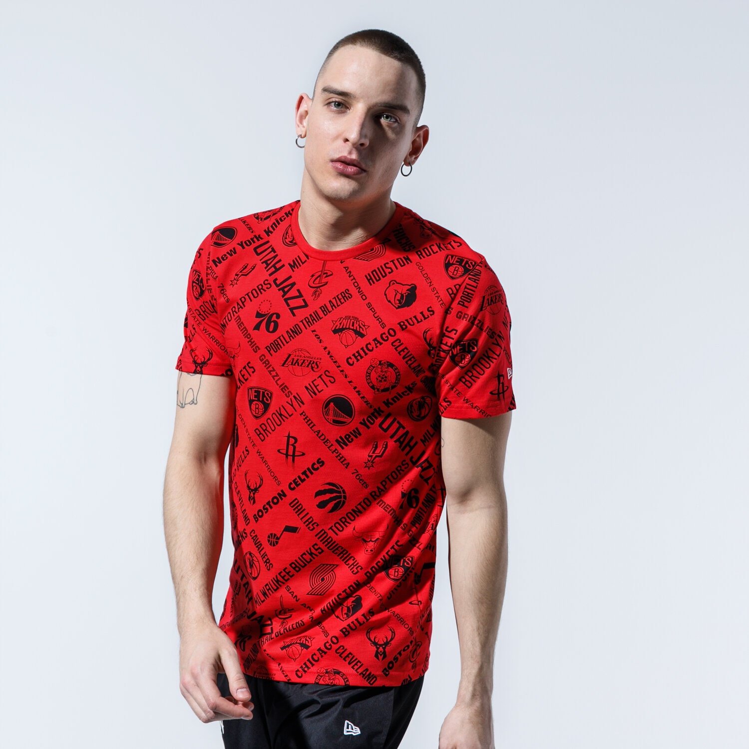 Herren T-Shirt NEW ERA T-SHIRT NBA AOP TEE RED NBA LOGO FDR 12195412 Rot