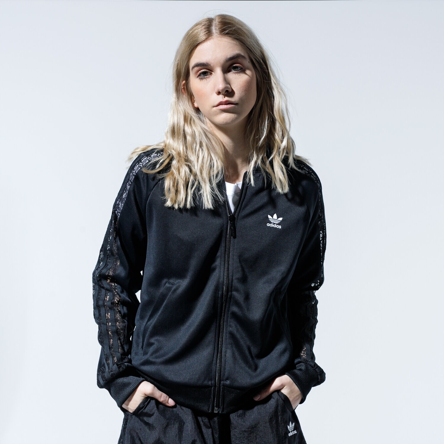 Damen ADIDAS SWEATSHIRT MIT REIßVERSCHLUSS TRACKTOP FL4129 Schwarz