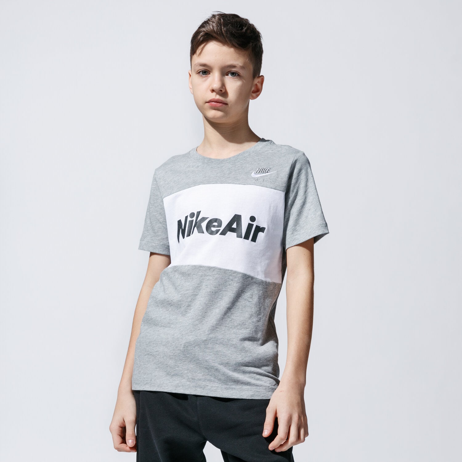Kinder T-Shirt NIKE T-SHIRT B NSW AIR TEE SS CV2211-063 Grau