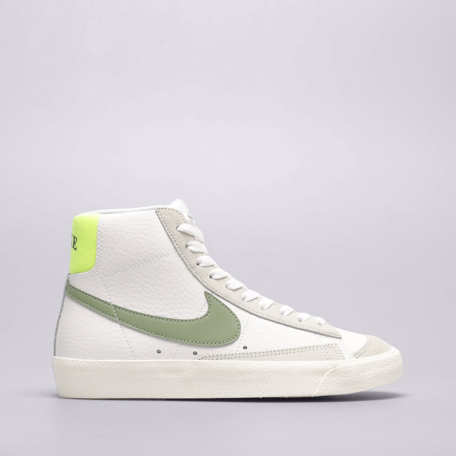 Damen Sneaker NIKE WMNS BLAZER MID '77  FJ4740-100 Weiß