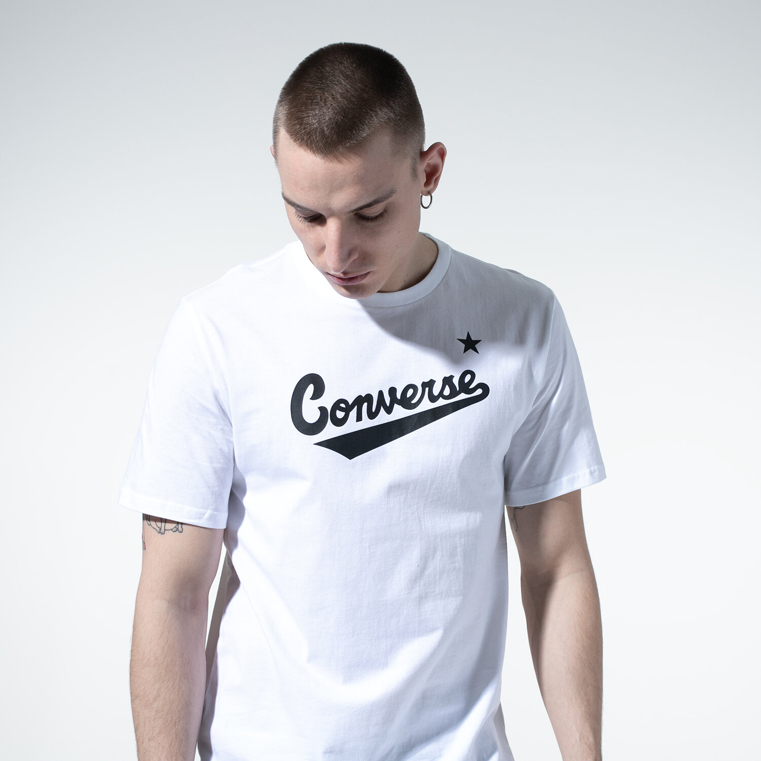 Herren T-Shirt CONVERSE T-SHIRT CENTER FRONT LOGO TEE 10018235-A02 Weiß