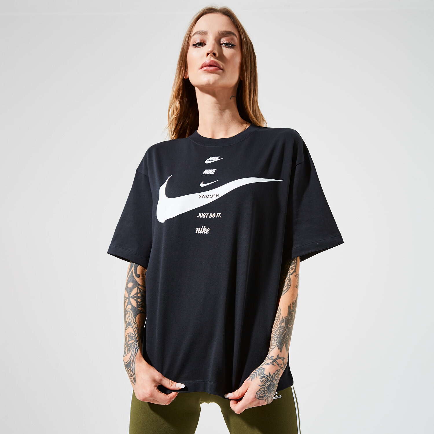 Damen T-Shirt NIKE T-SHIRT W NSW SWSH TOP SS CU5682-010 Schwarz