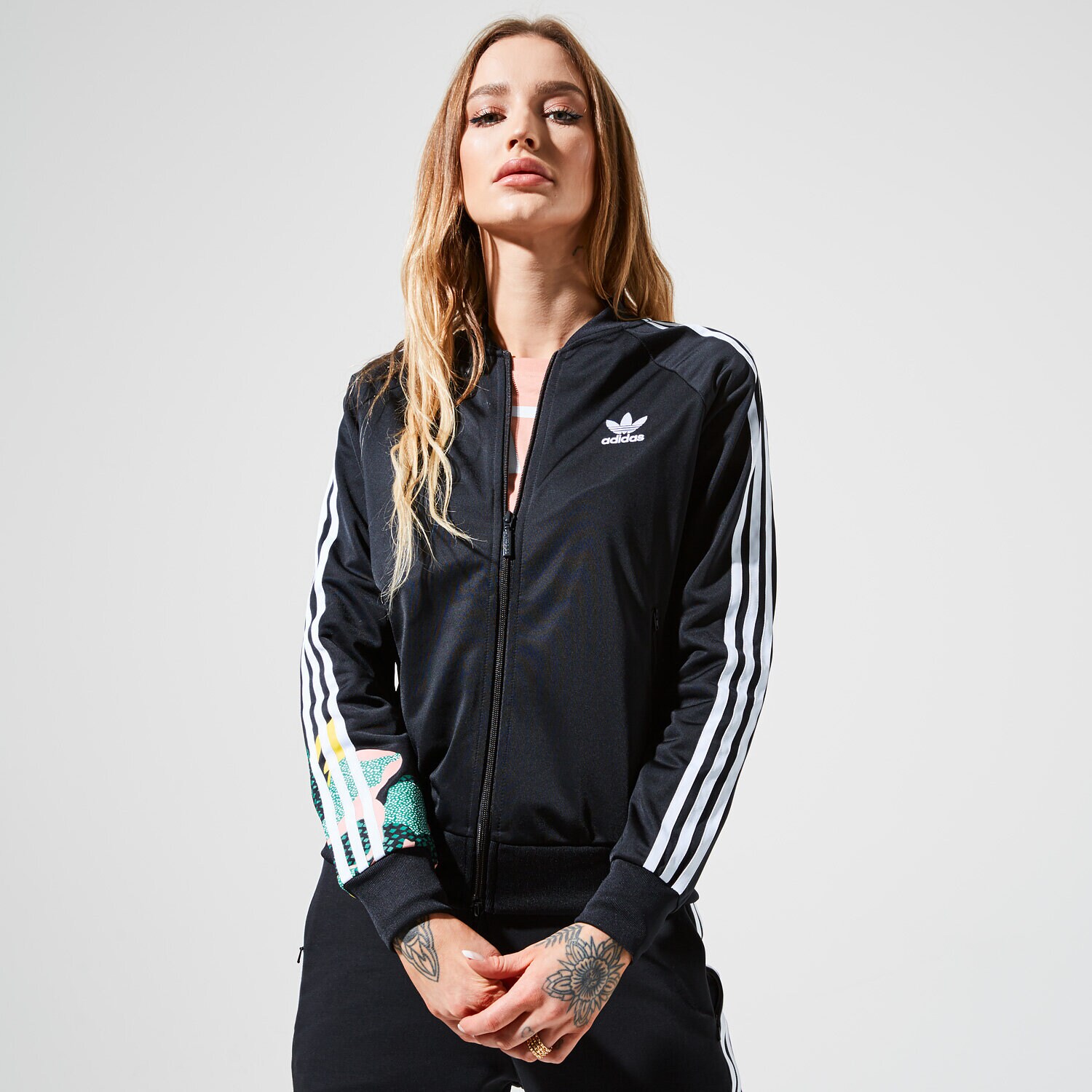 Damen ADIDAS SWEATSHIRT MIT REIßVERSCHLUSS TRACKTOP GC6849 Schwarz