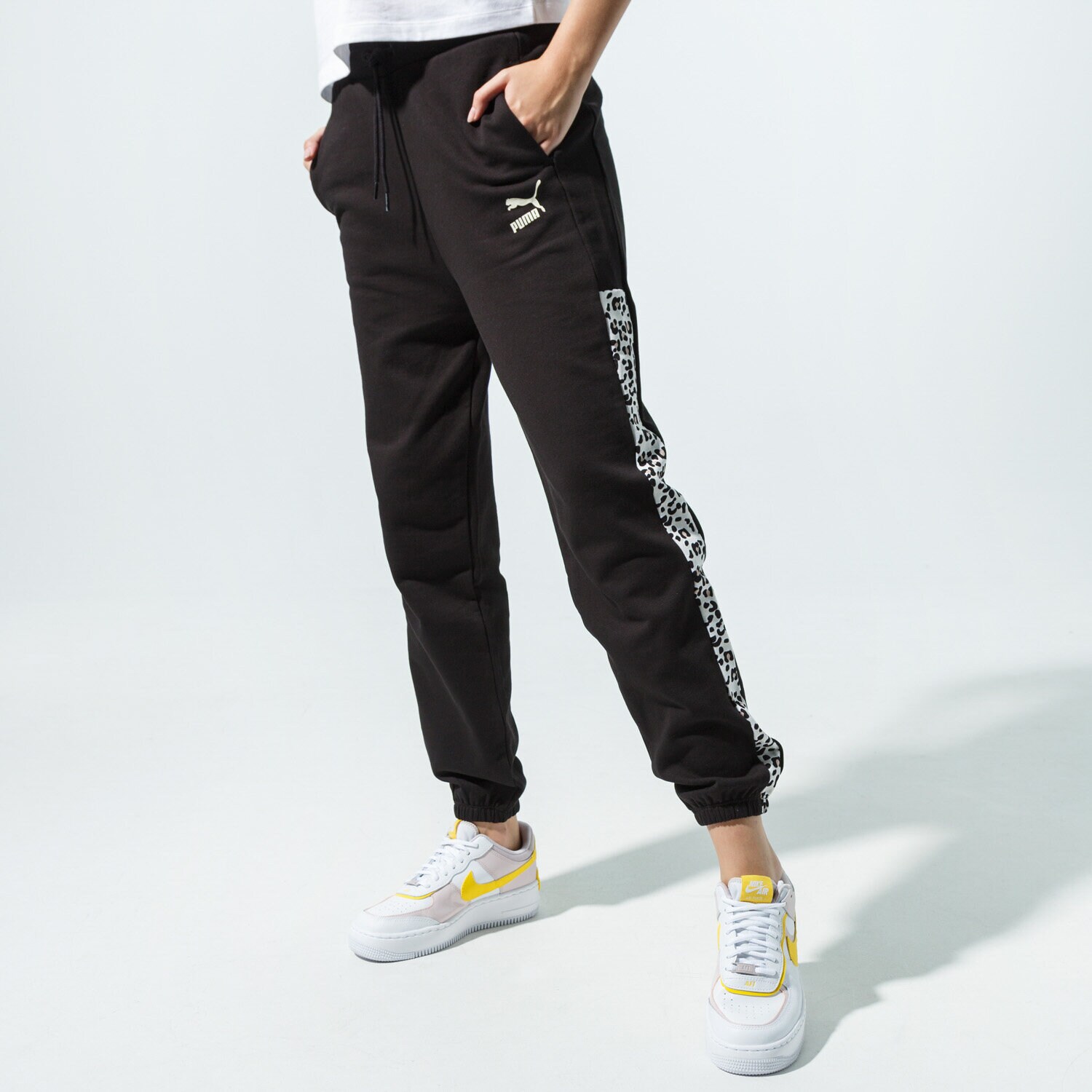 Damen Hosen PUMA HOSE CLASSICS AOP T7 TRACK PANT FT 59773551 Schwarz
