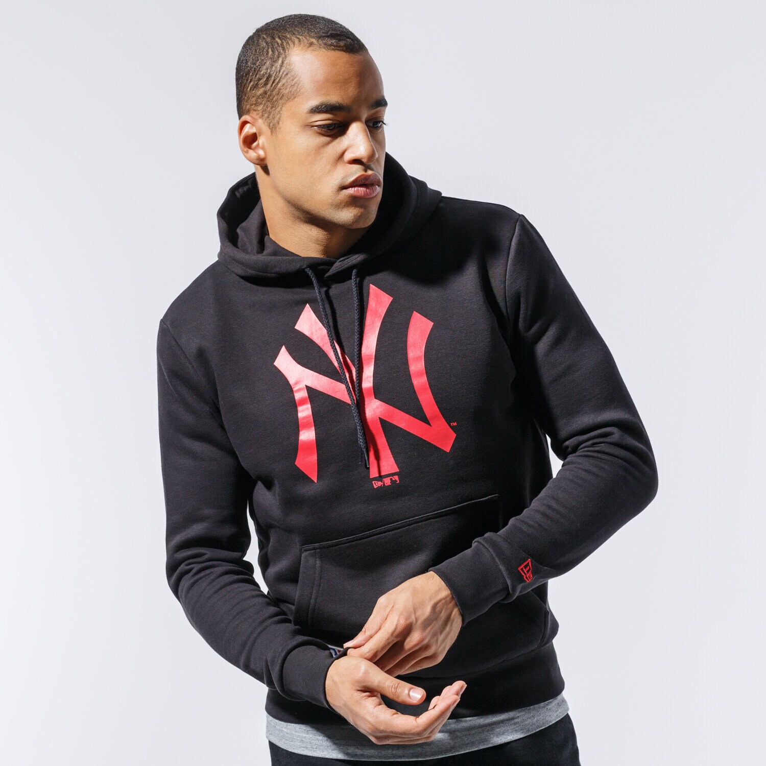 Herren NEW ERA HOODIE MLB SEASONAL TEAM LOGO HDY NEYYAN BLKCYR 12485716
