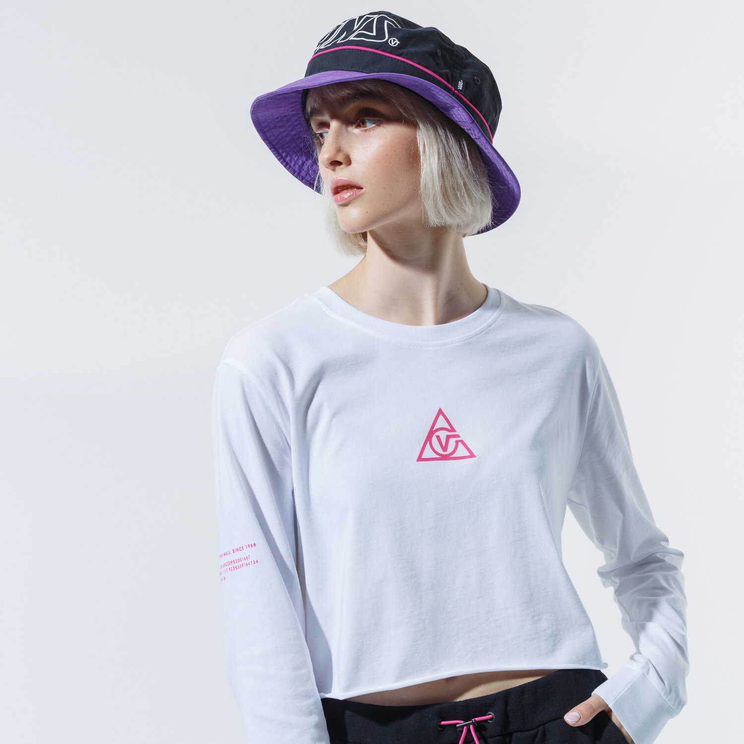 Damen VANS SWEATSHIRT 66 SUPPLY TRI LS BF CROP VN0A53OQWHT1 Weiß