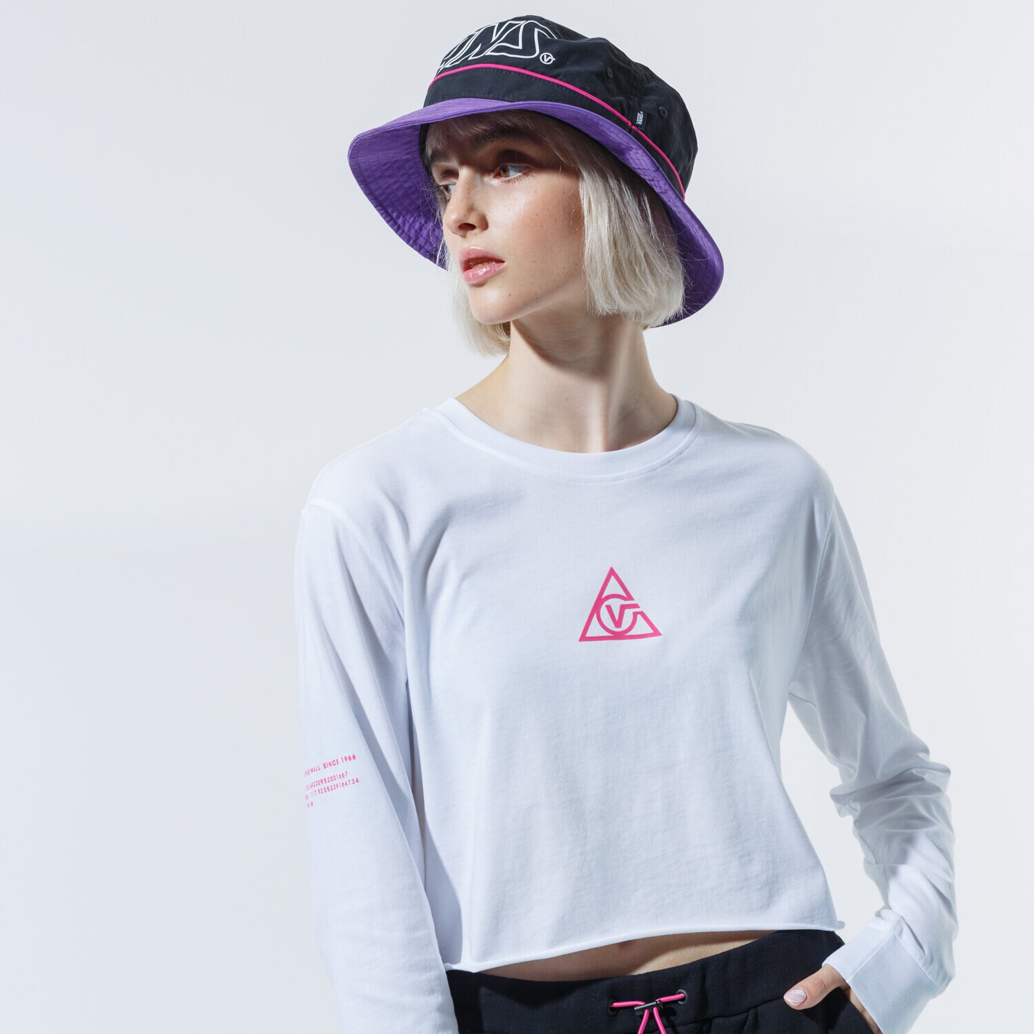 Damen VANS SWEATSHIRT 66 SUPPLY TRI LS BF CROP VN0A53OQWHT1 Weiß