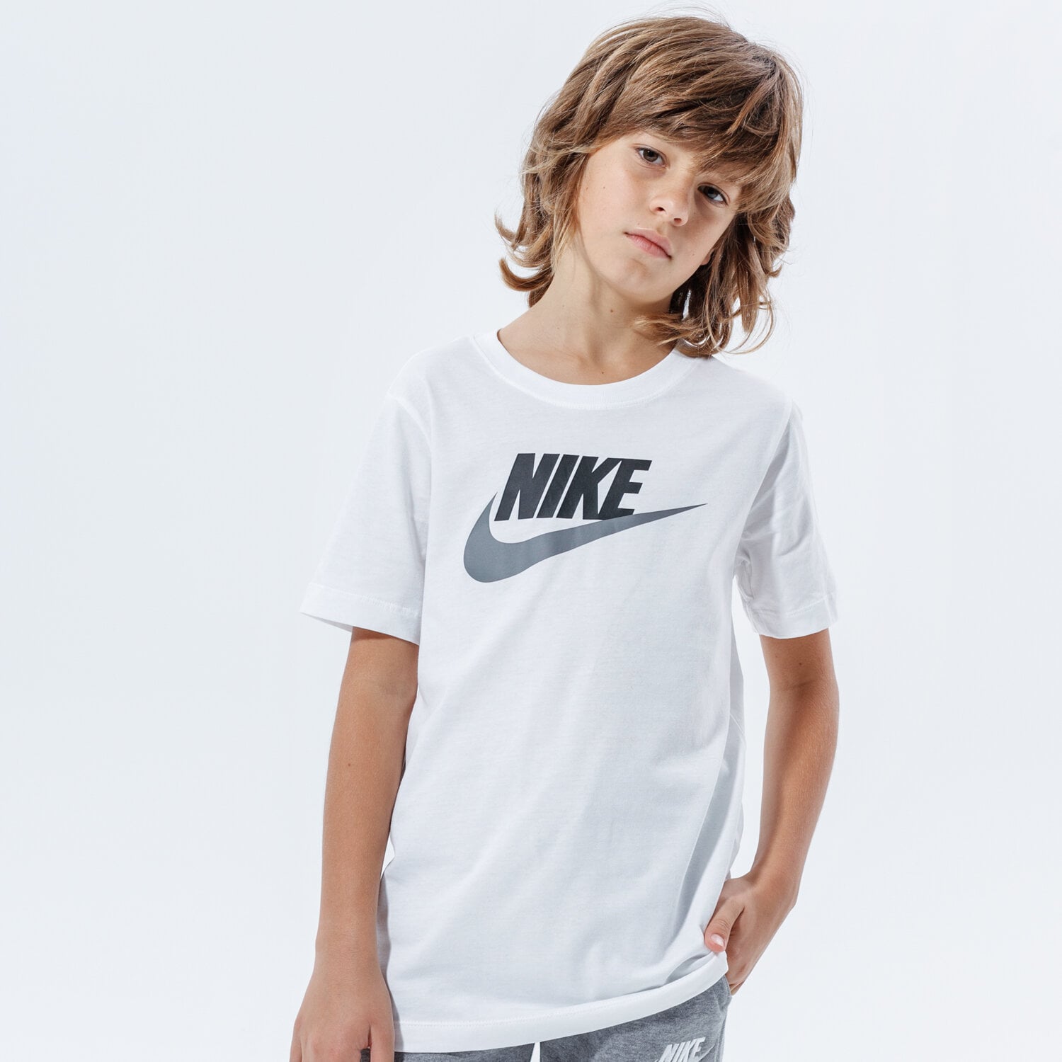 Kinder T-Shirt NIKE T-SHIRT SPORTSWEAR AR5252-103 Weiß