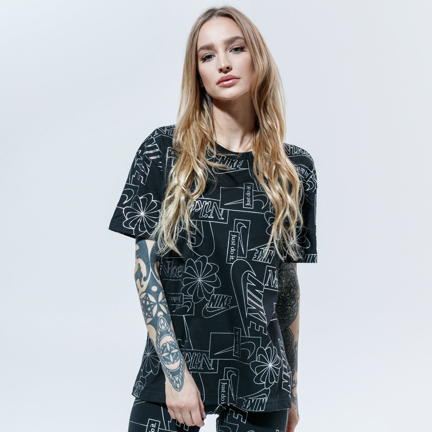 Damen T-Shirt NIKE T-SHIRT W NSW TEE ICON CLASH 2 BOY CZ4407-010 Schwarz