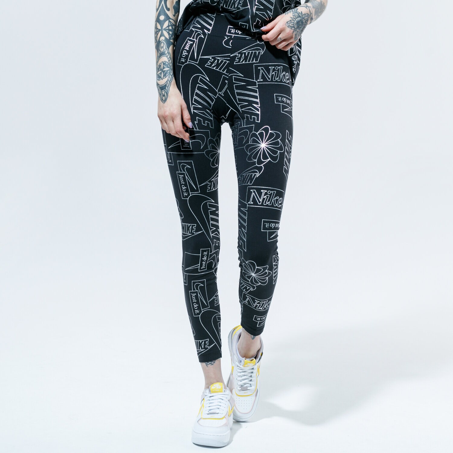 Damen Hosen NIKE LEGGINGS W NSW ICN CLSH HR TIGHT AOP CU6861-010 Schwarz