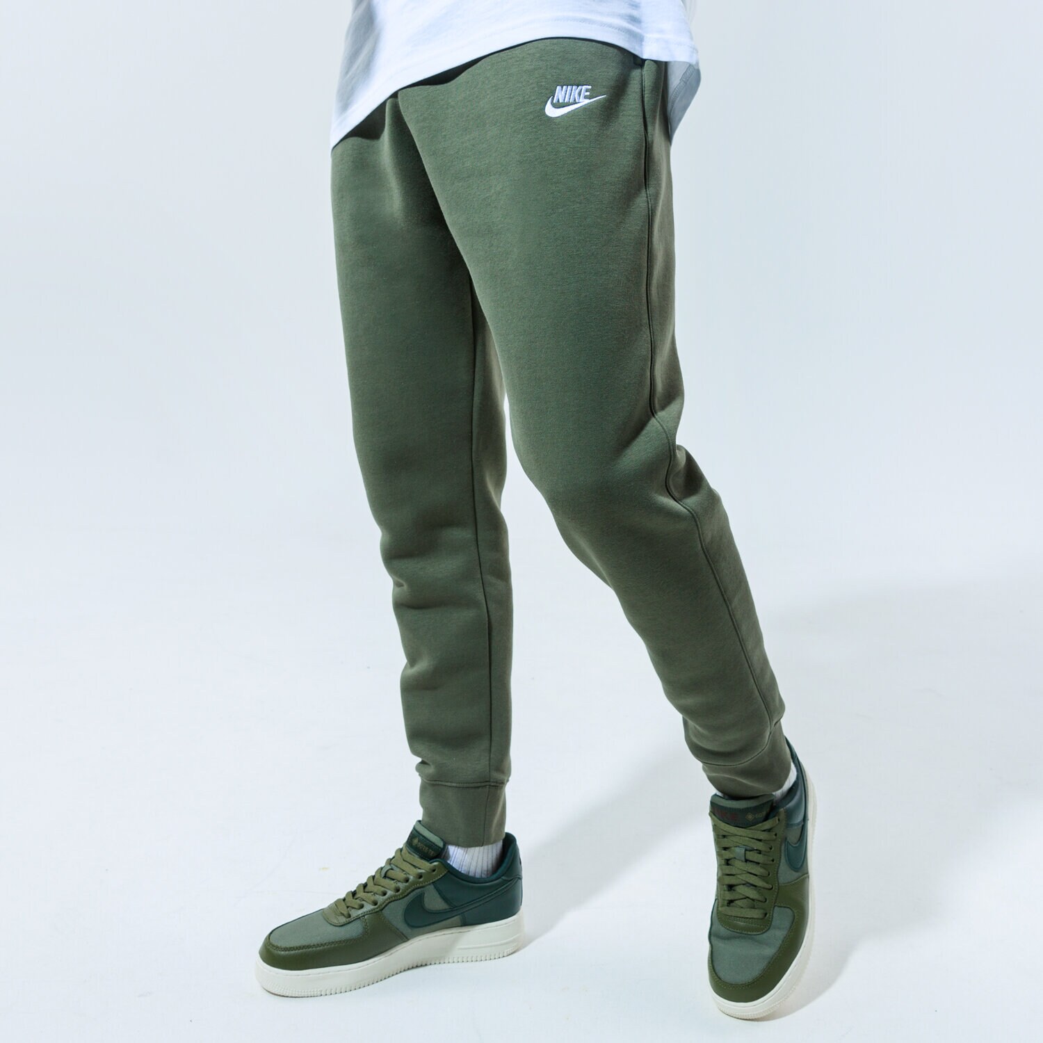 Herren Hosen NIKE HOSE SPORTSWEAR CLUB FLEECE BV2671-380 Grün