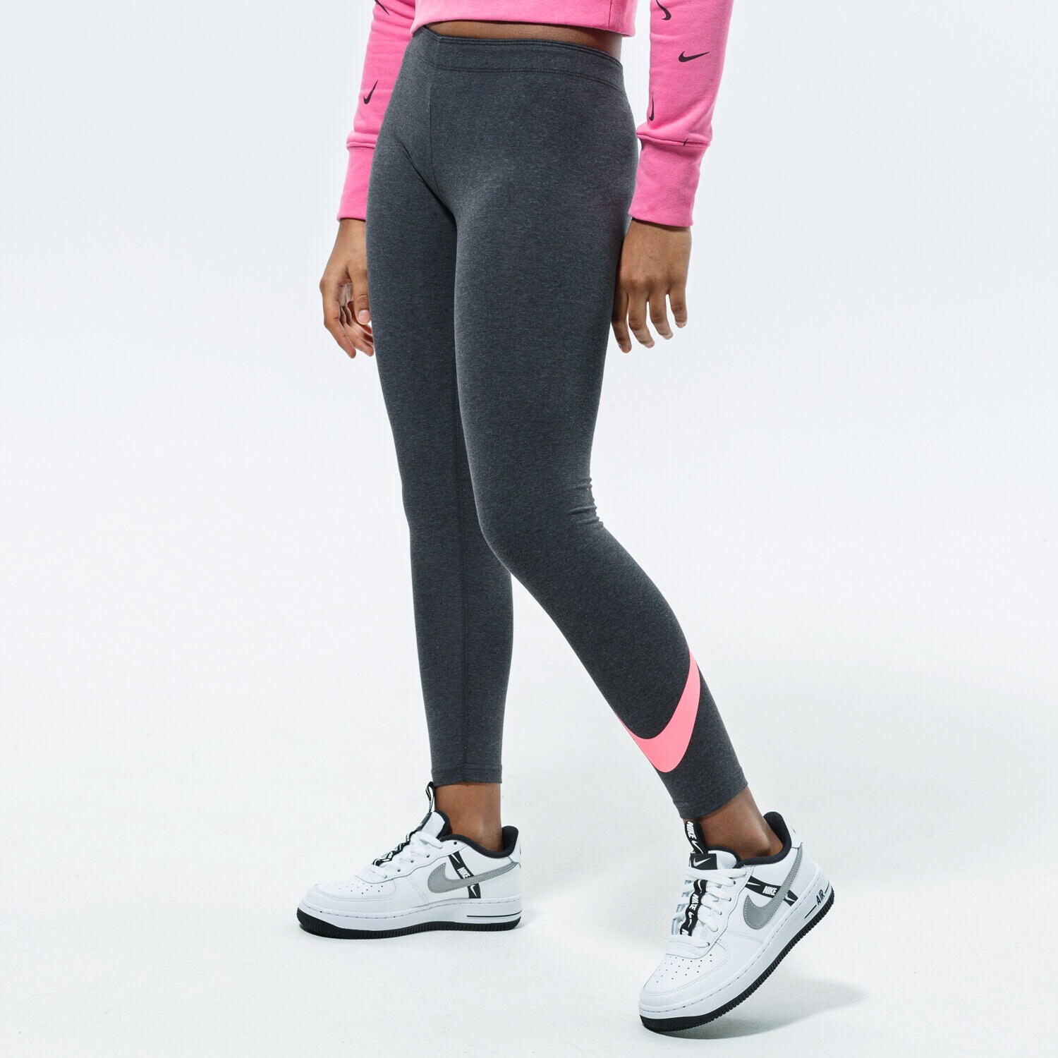 Kinder Hosen NIKE LEGGINGS SPORTSWEAR GIRL AR4076-032 Schwarz