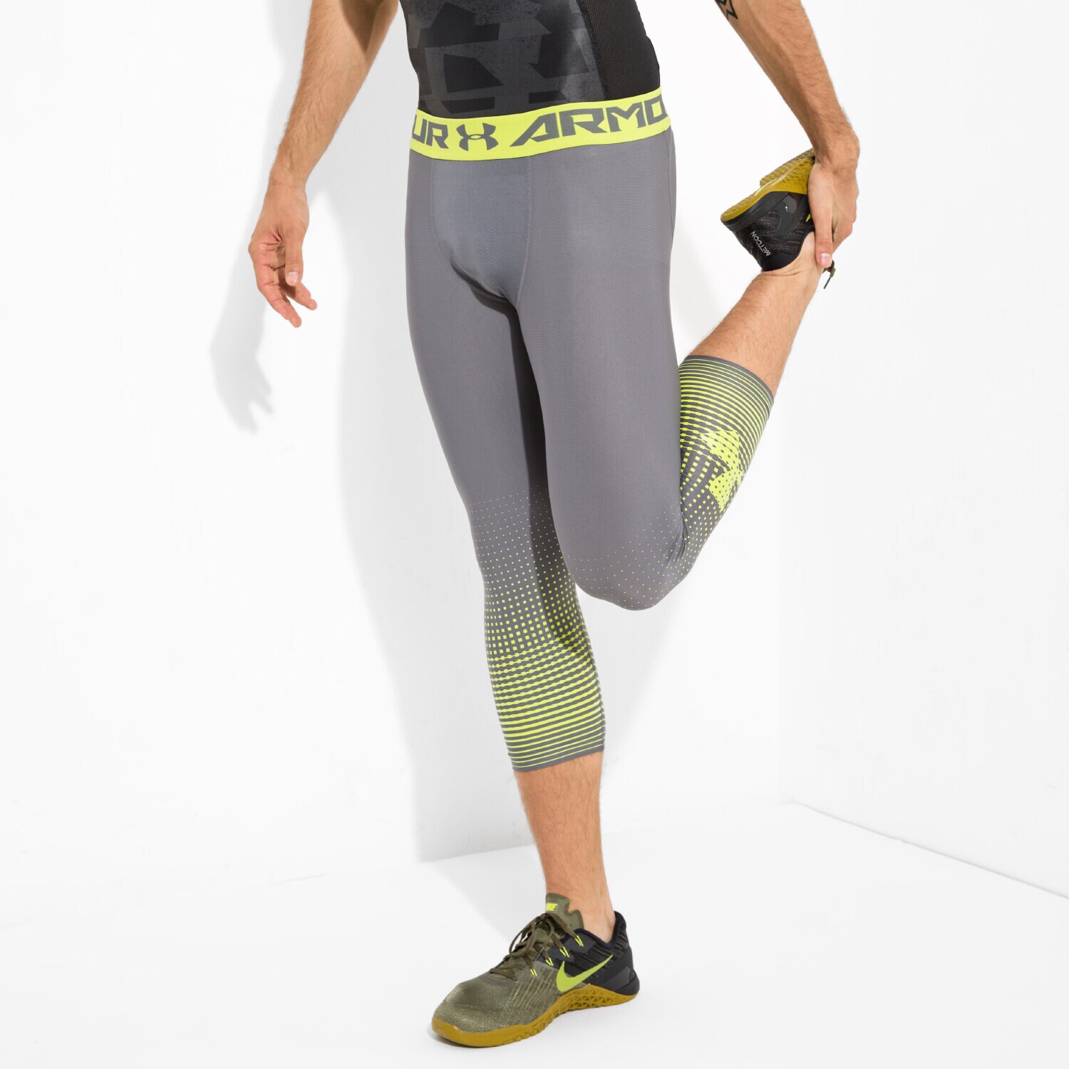 Herren Hosen UNDER ARMOUR LEGGINGS HG ARMOUR COMP GRAPHIC 3/4 1298232-041 Grau