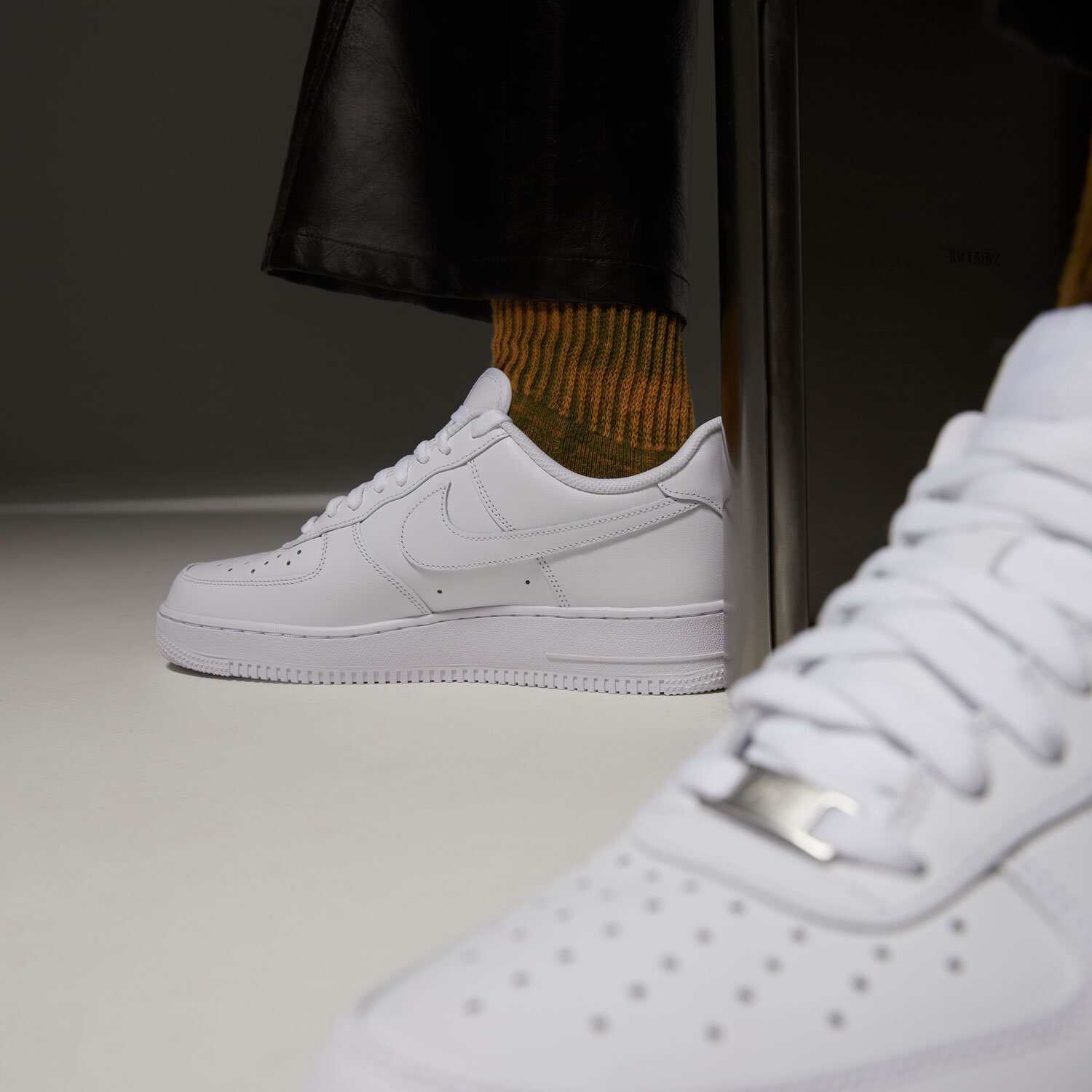 NIKE AIR FORCE 1 '07 LE Weiß CW2288-111 | Sizeer.de