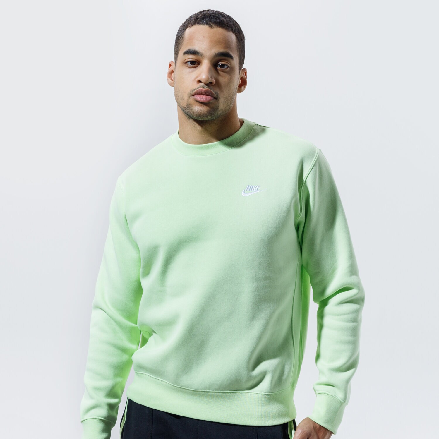 Herren NIKE SWEATSHIRT SPORTSWEAR CLUB BV2662-383 Grün