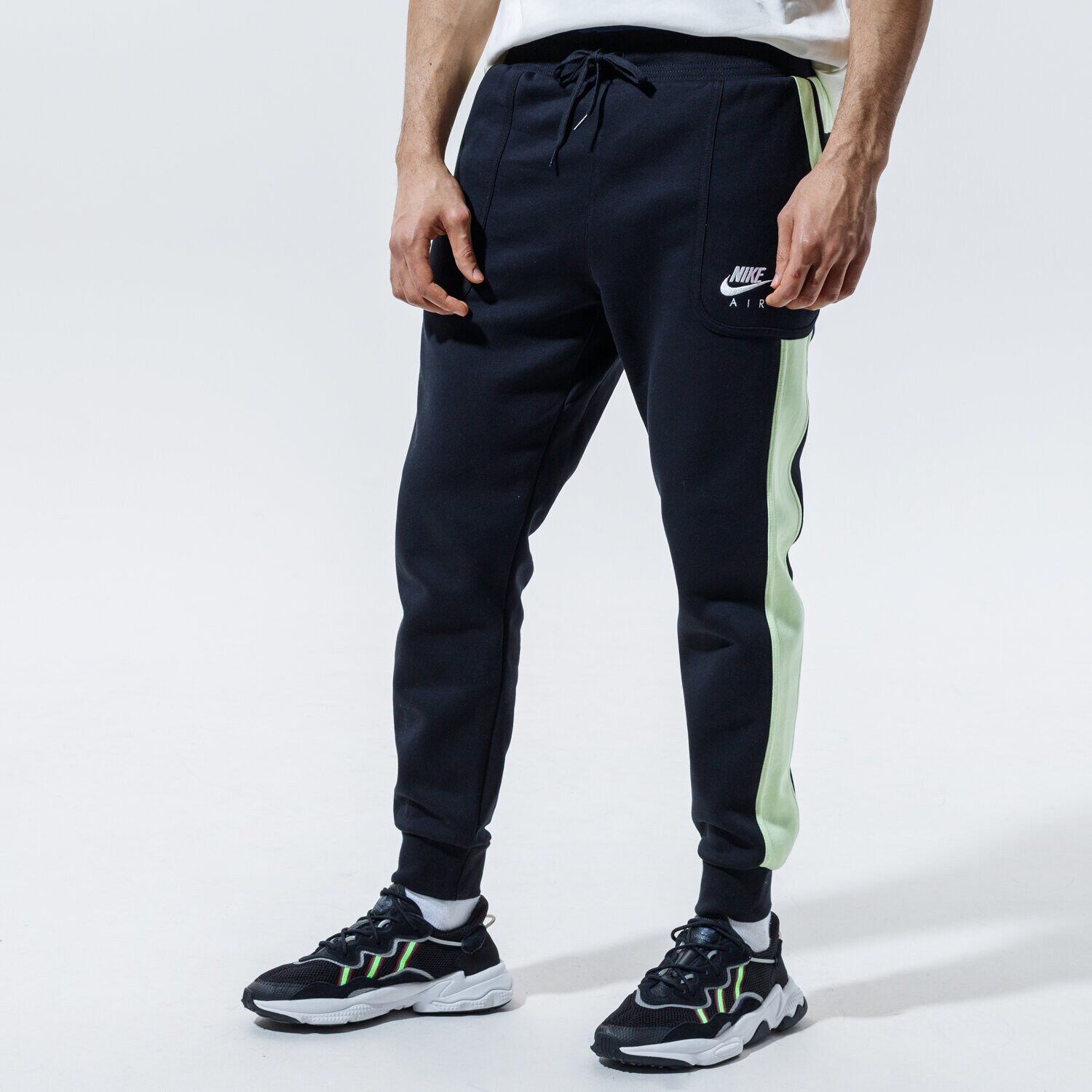 Herren Hosen NIKE HOSE AIR DC4317-010 Schwarz