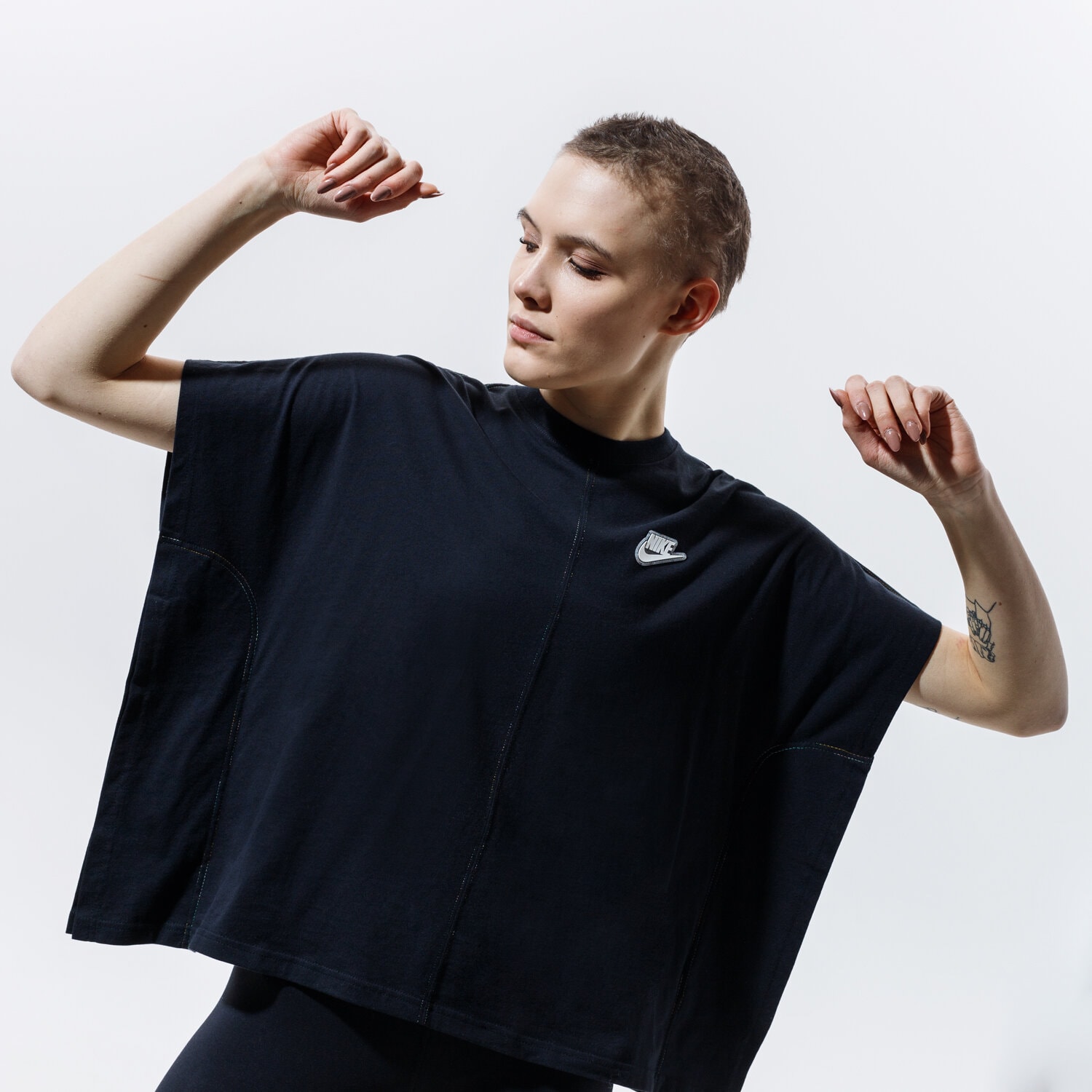 Damen T-Shirt NIKE T-SHIRT SPORTSWEAR CZ8355-010 Schwarz