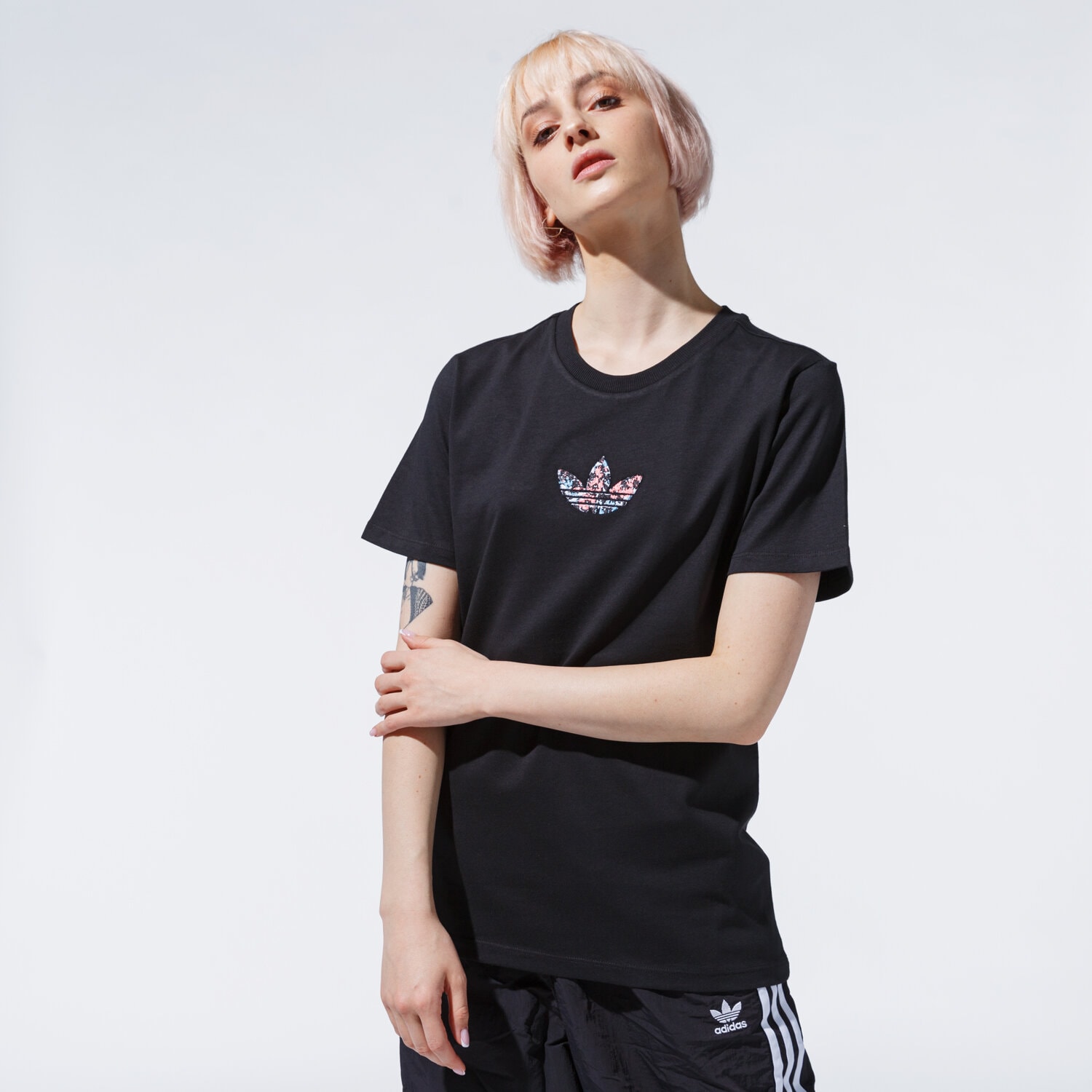 Damen T-Shirt ADIDAS T-SHIRT T-SHIRT GN3043 Schwarz