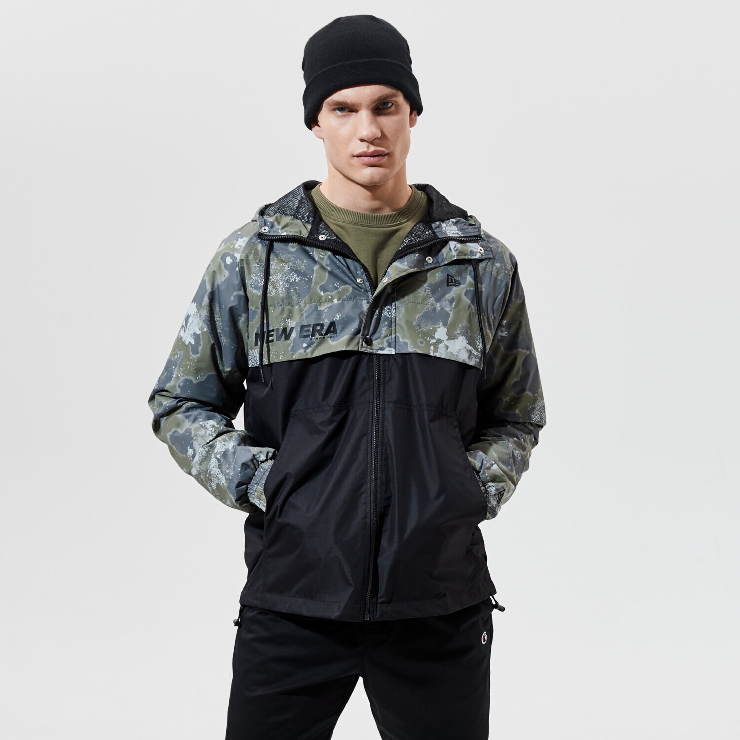 Herren Übergangsjacke NEW ERA JACKE OUTDOOR UTILITY WINDBREAKER NEW ERA XPTBLK 12590878 Multicolor