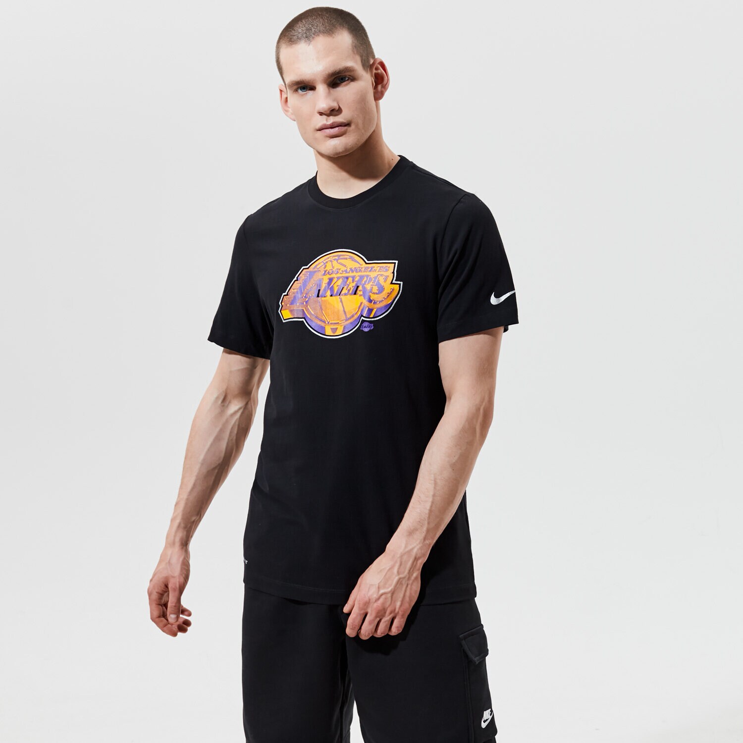 Herren T-Shirt NIKE T-SHIRT LOS ANGELES LAKERS TEE EARNED EDITION NBA CZ7273-010 Schwarz