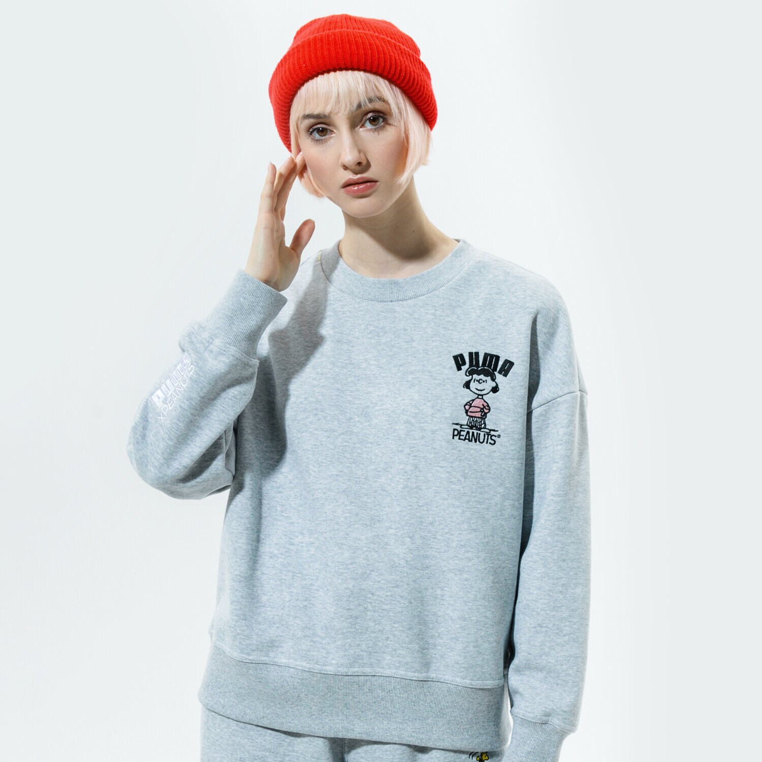 Damen PUMA SWEATSHIRT PUMA X PEANUTS W CREW 53115904 Grau