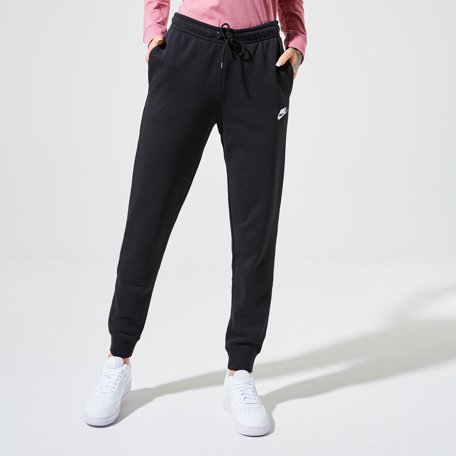 Damen Hosen NIKE ESSENTIAL FUTURA JOGGERS  BV4095-010 Schwarz