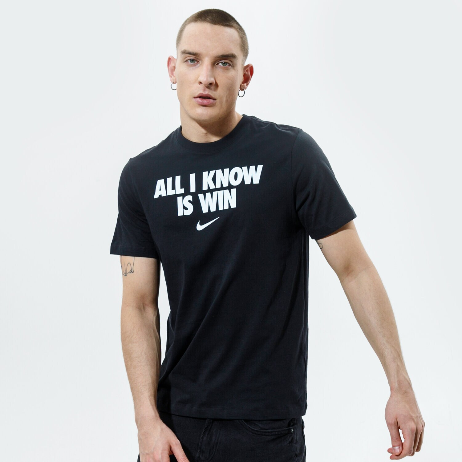 Herren T-Shirt NIKE T-SHIRT "ALL I KNOW IS WIN" NBA DD0773-010 Schwarz