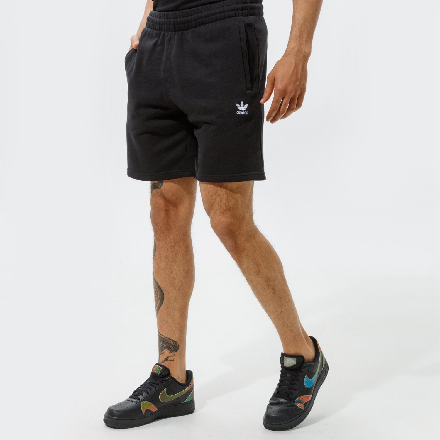 Herren Shorts ADIDAS SHORTS ESSENTIAL SHORT FR7977 Schwarz