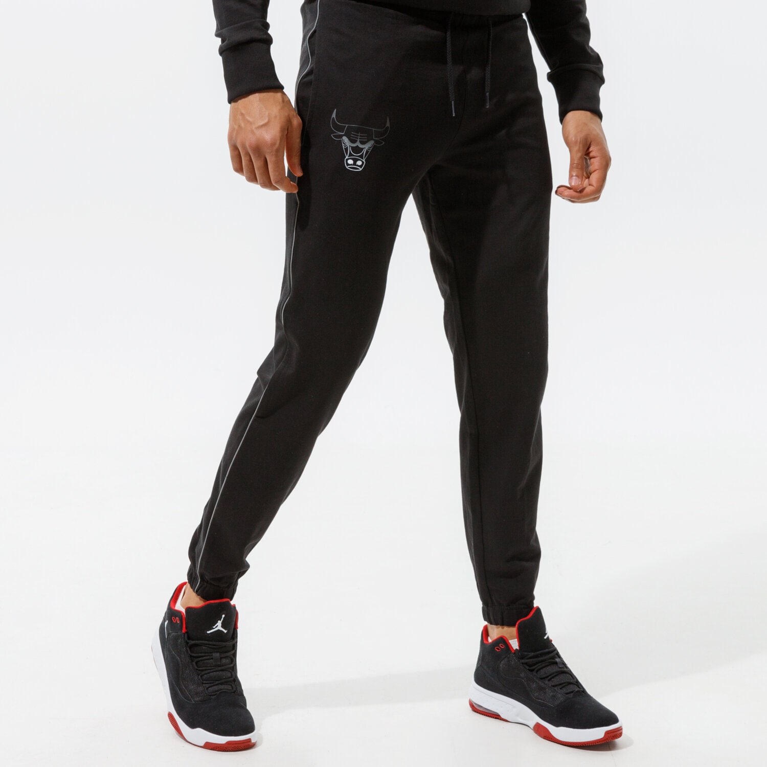 Herren Hosen NEW ERA HOSE NBA FADE LOGO JOGGER BULLS CHICAGO BULLS BLK 12590899 Schwarz