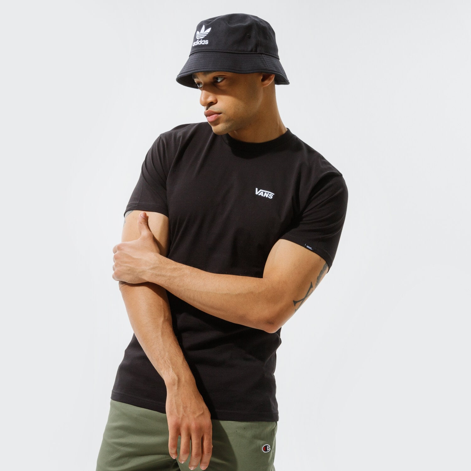 Herren T-Shirt VANS T-SHIRT LEFT CHEST LOGO PLUS SS VN0A54TFBLK1 Schwarz