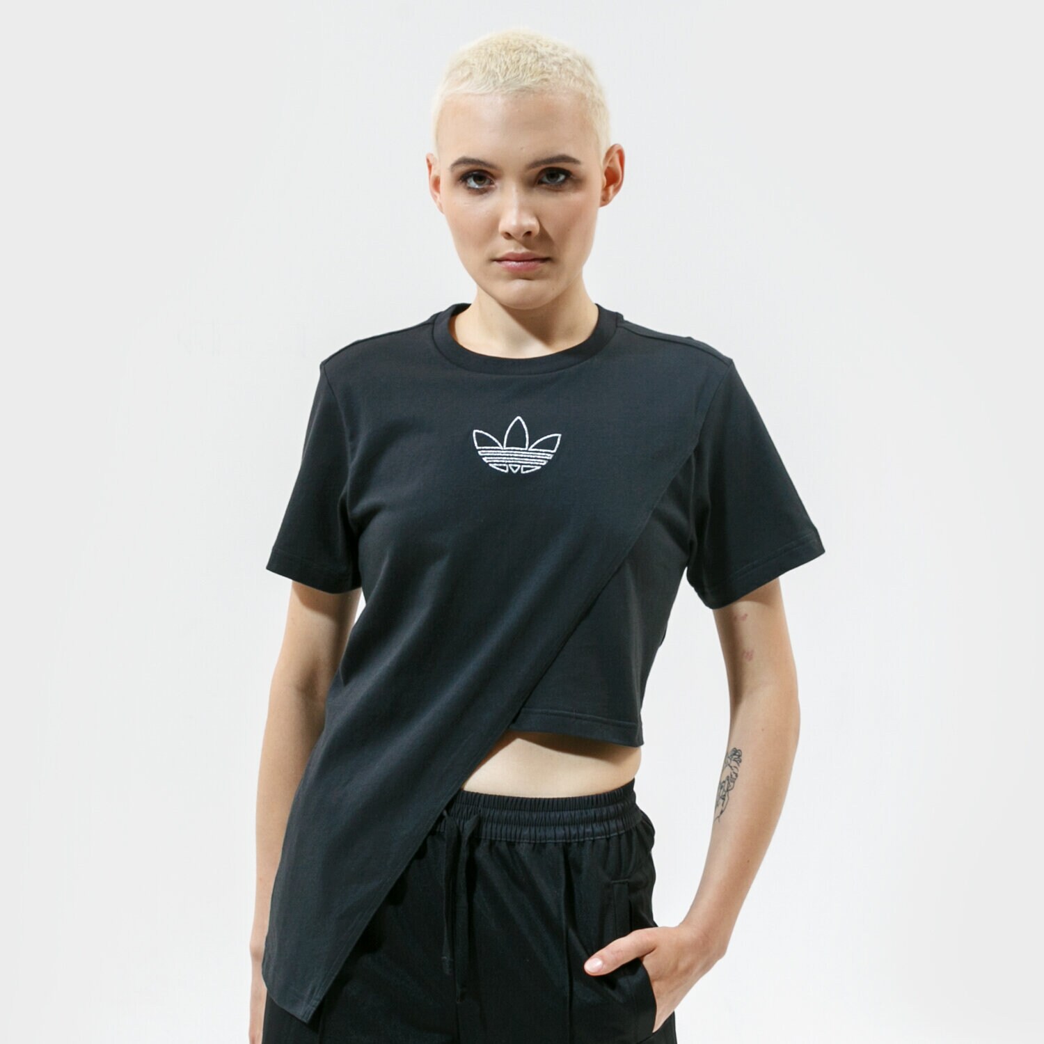 Damen T-Shirt ADIDAS T-SHIRT BOXY T-SHIRT GN3160 Schwarz